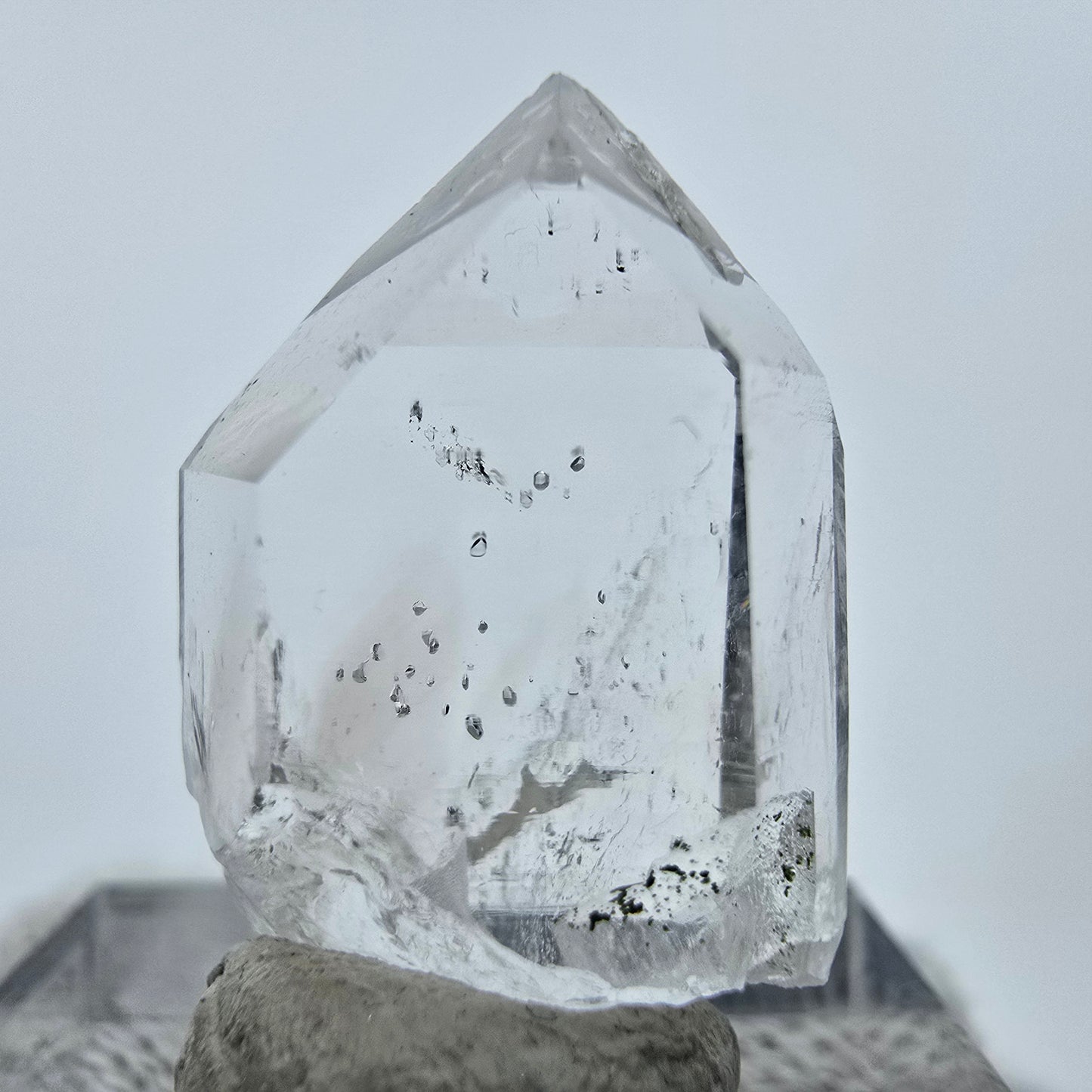 Klare Lemurian Phantom Quarz Spitze Streep Mine, Goboboseb, Namibia 25*17*10mm