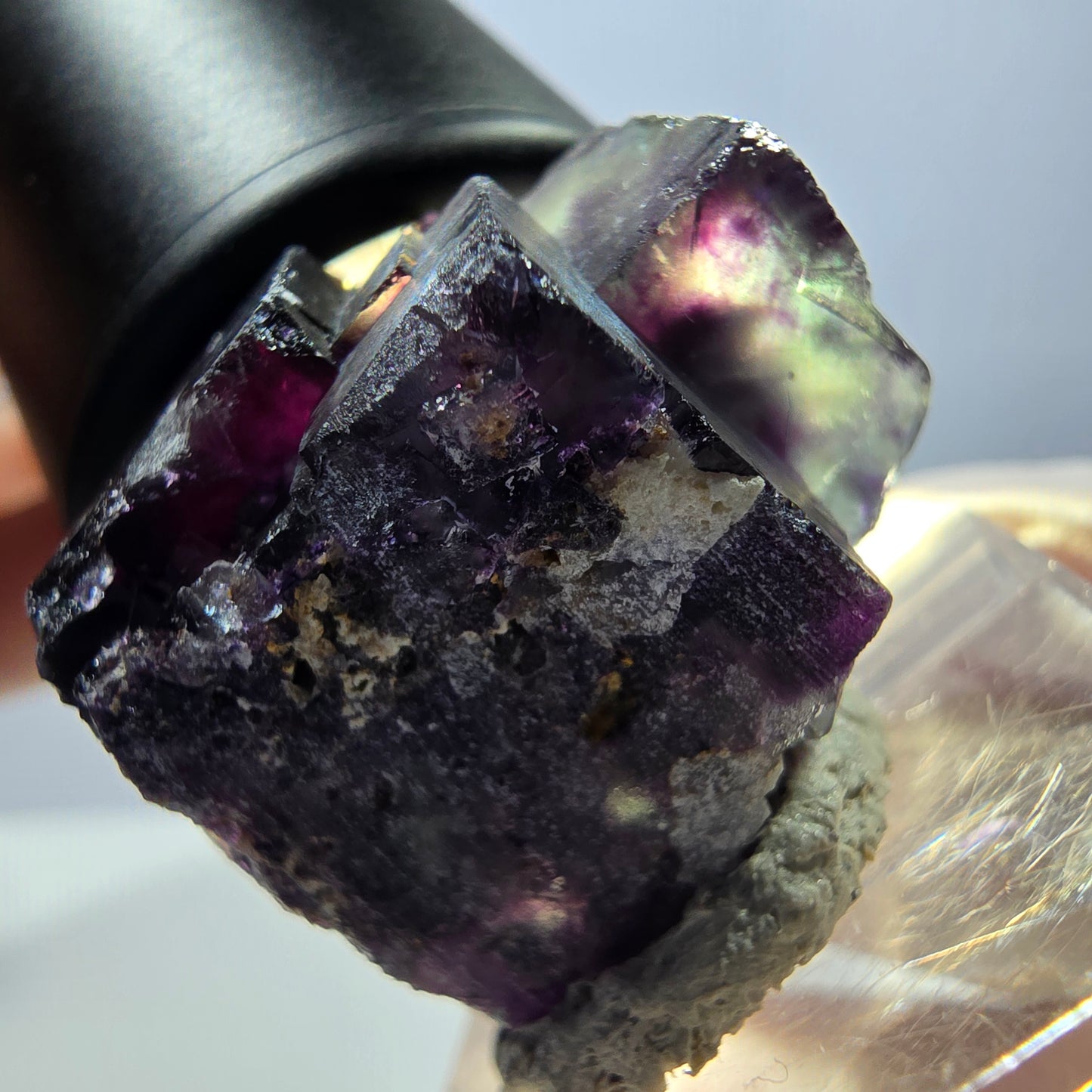 Spécimen de cube de fluorite fantôme, parqueté vert violet Okorusu, Namibie 27*23*17 mm