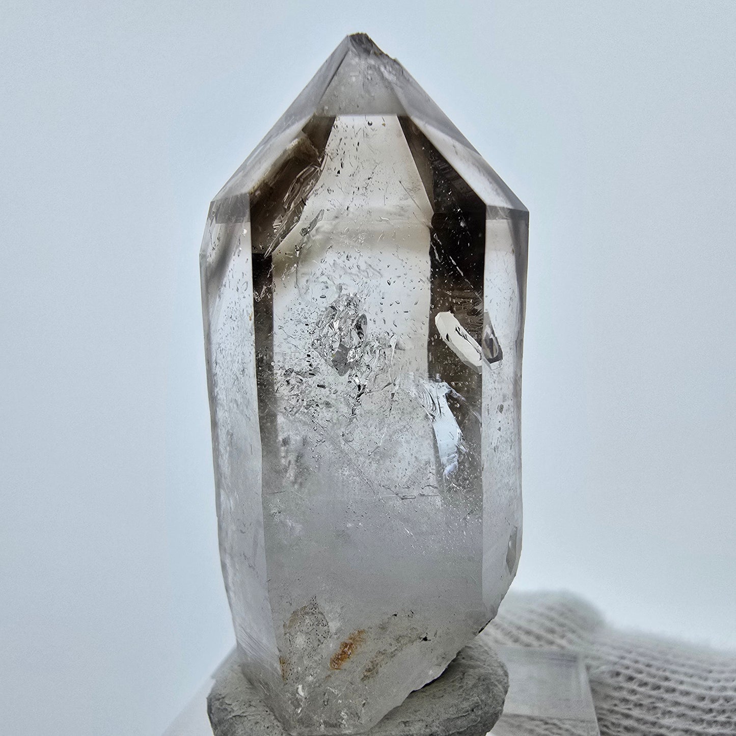Klare Phantom Rauchquarz Kristallspitze Goboboseb, Namibia 45*20*15mm