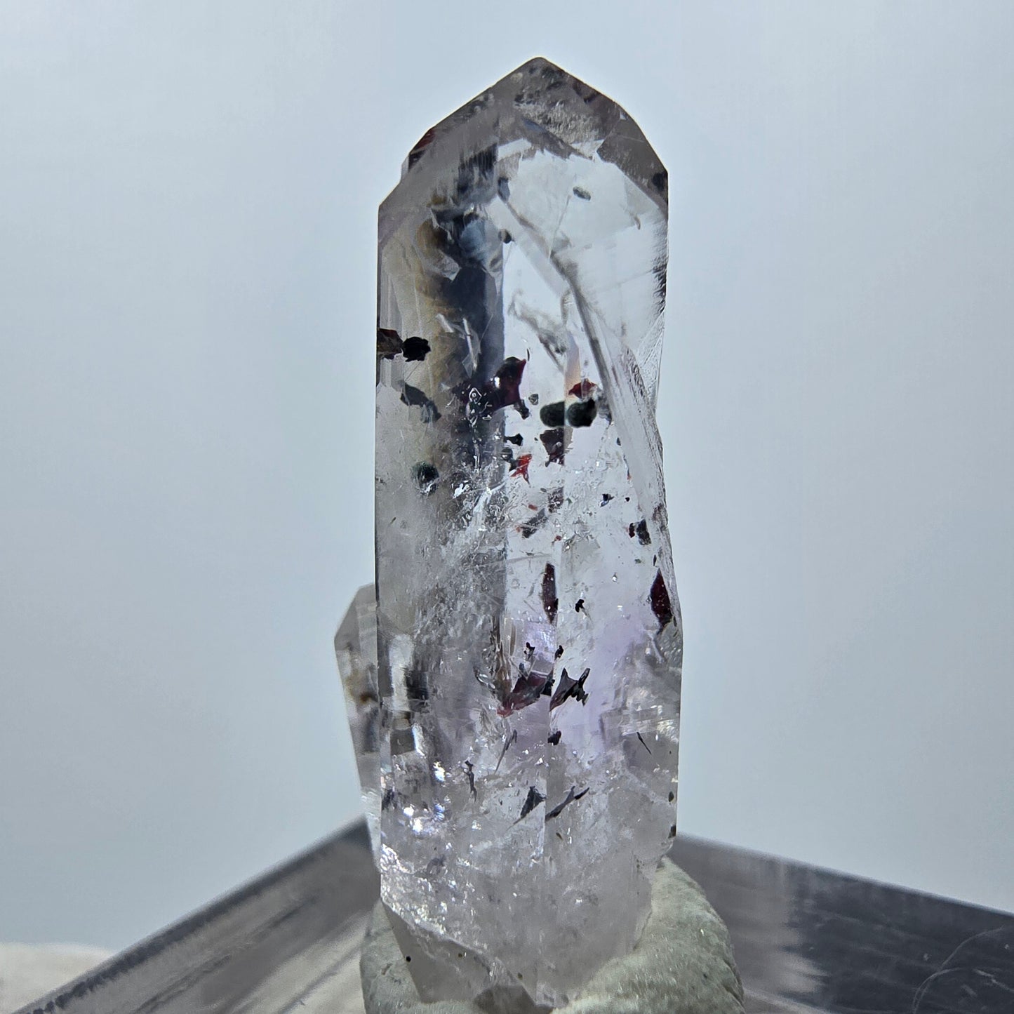 Quartz clair Harlequin Mine Point Streep, Goboboseb, Namibie 29 x 11 x 11 mm