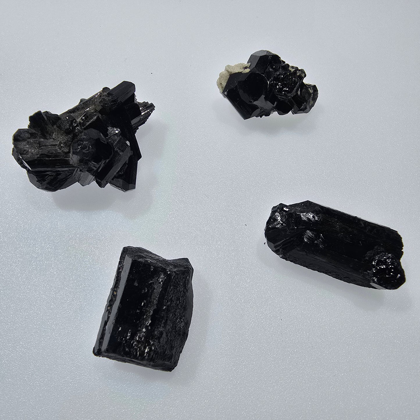 Lot de 16 marches en tourmaline noire Schorl, quartz fumé, orthose, Erongo, Namibie