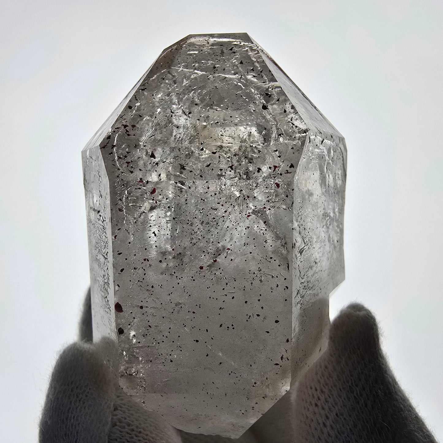 Sceptre de poche en hématite et quartz fumé, fantôme squelette, Saint-Valentin, Goboboseb, Namibie, 58 x 45 x 32 mm