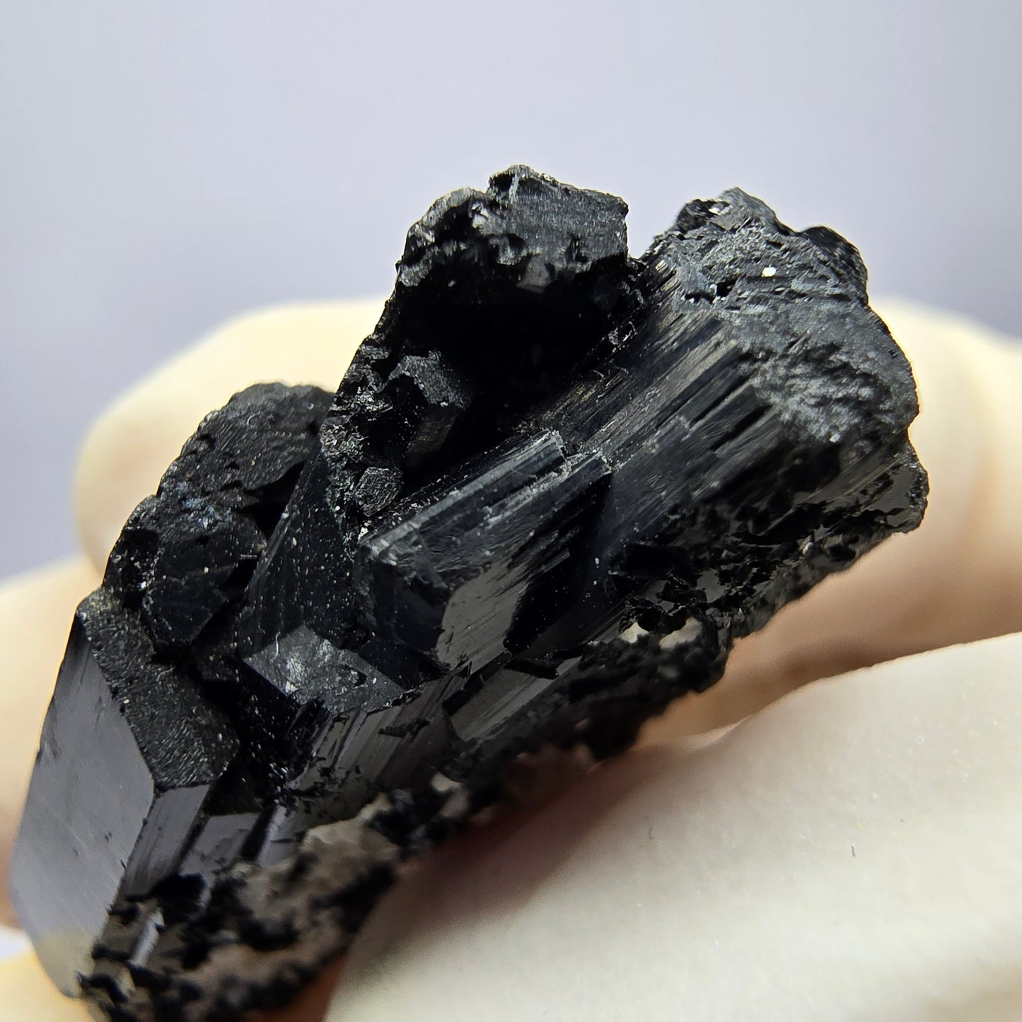 Symmetrische Schörl Turmalin Stufe Erongo, Namibia 30*18*10mm Mineraliensammlung