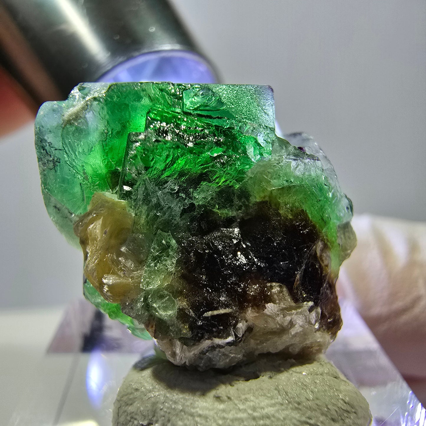 Cube de fluorite fantôme, zonal, spécimen de muscovite, Erongo, Namibie, 21 x 20 x 19 mm