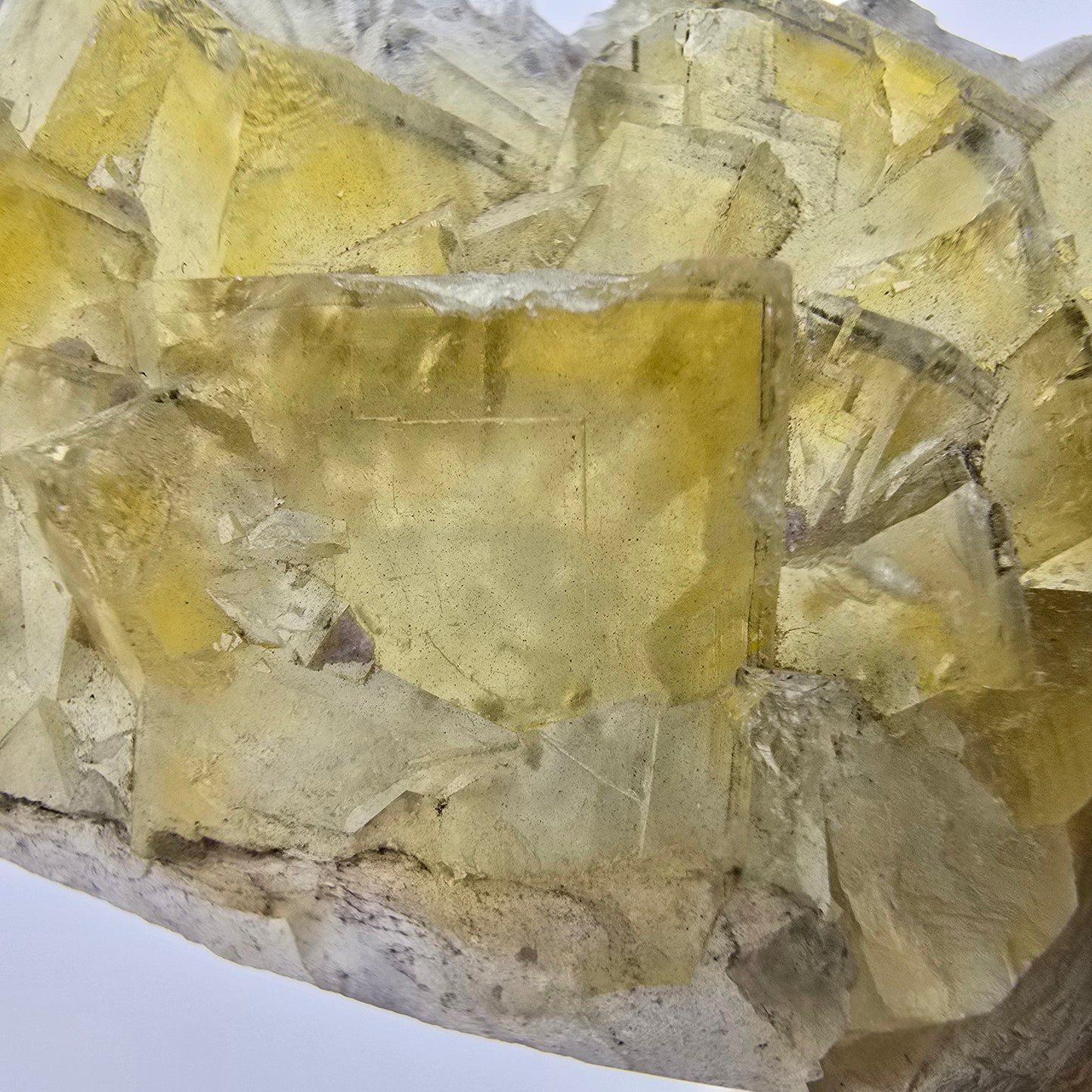 Klare Phantom Fluorit Würfel Stufe gelb Okorusu, Namibia 73*37*13mm Sammlung