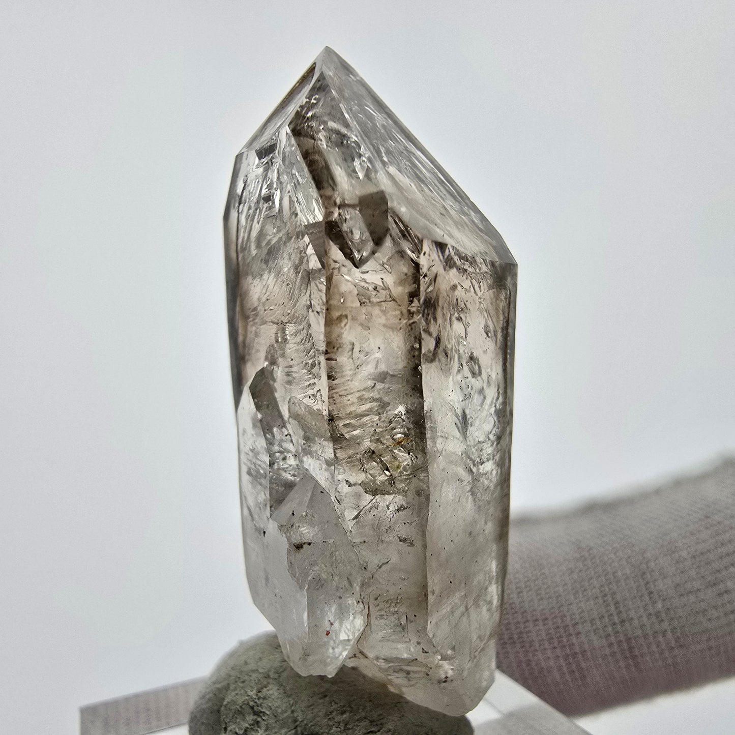 Enhydro Phantom Smoky Quartz Sceptre Tip 1x Bubble Goboboseb, Namibie 43*21*14mm