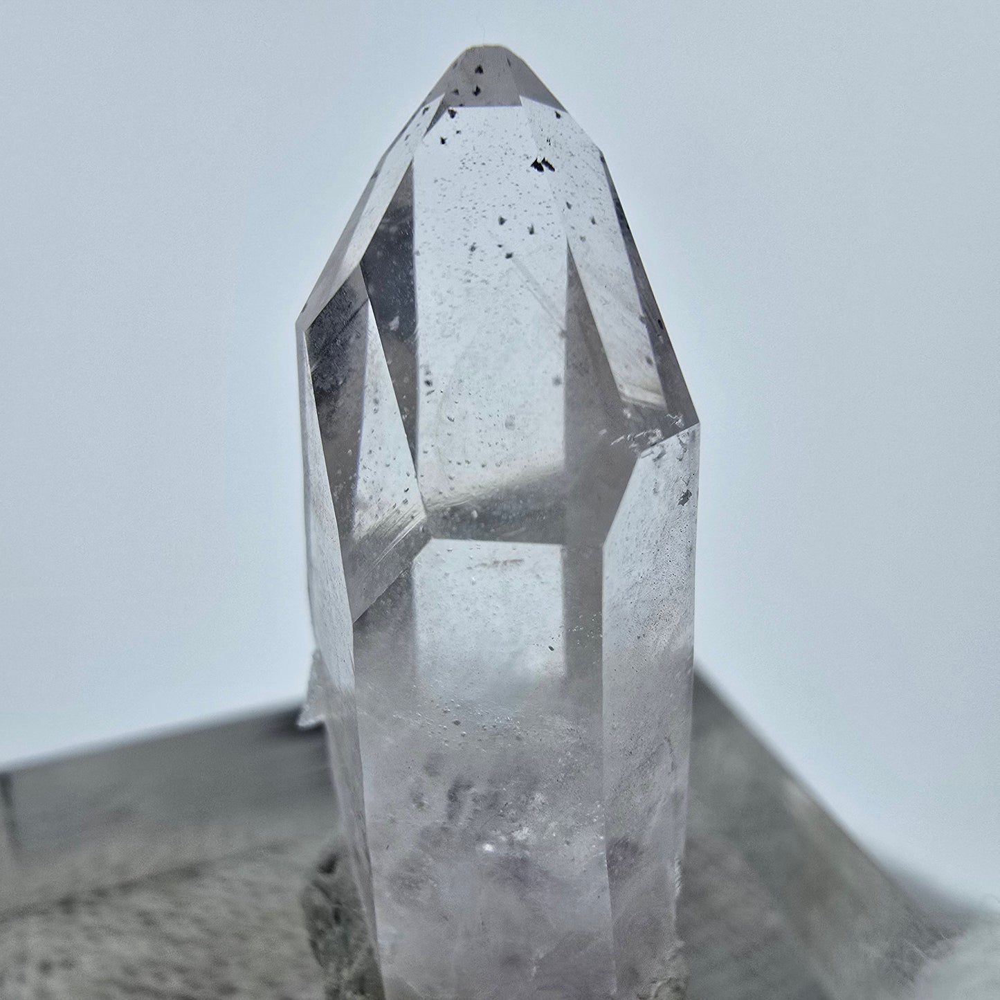 Klarer Phantom Hämatit Quarz Kristall Streep Mine, Goboboseb, Namibia 25*10*9mm