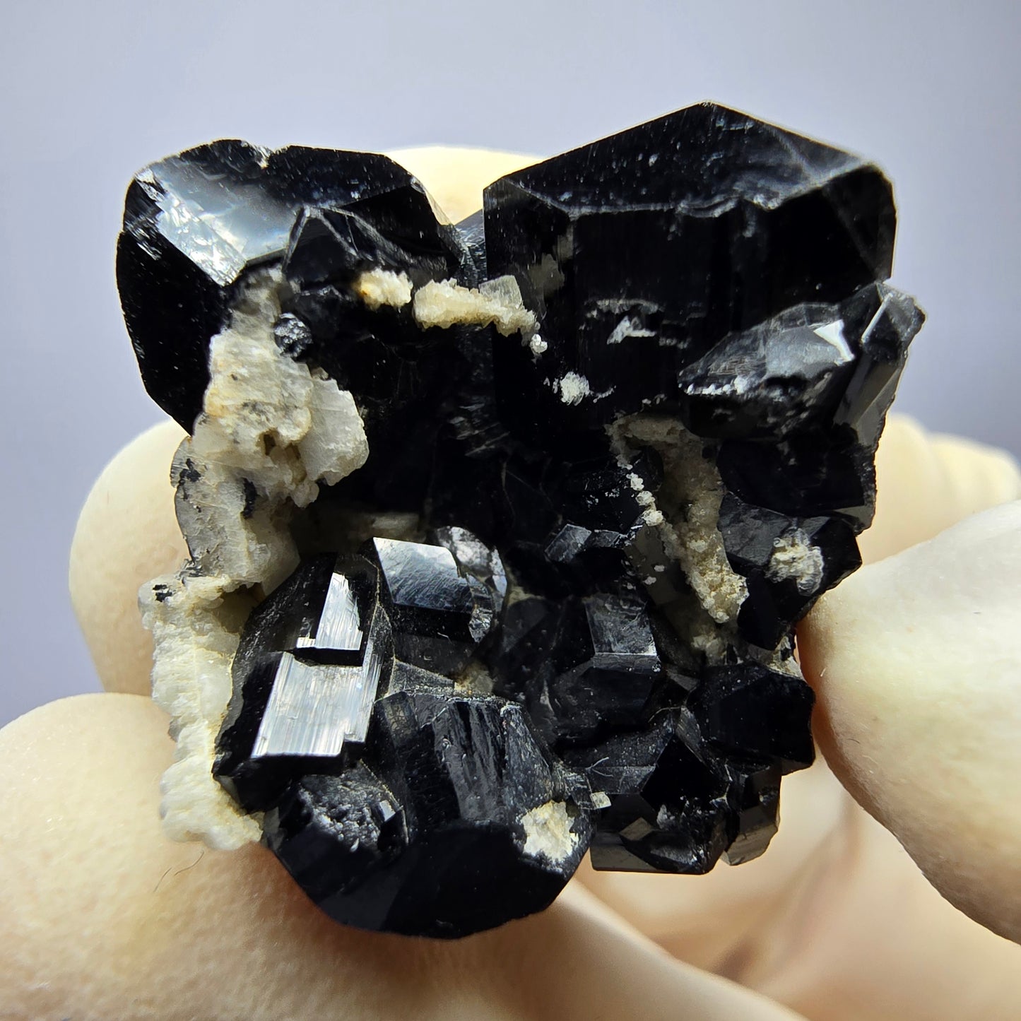 Symm. Schörl Turmalin Orthoklas Hyalit Stufe Erongo, Namibia 25*21*15mm Sammlung