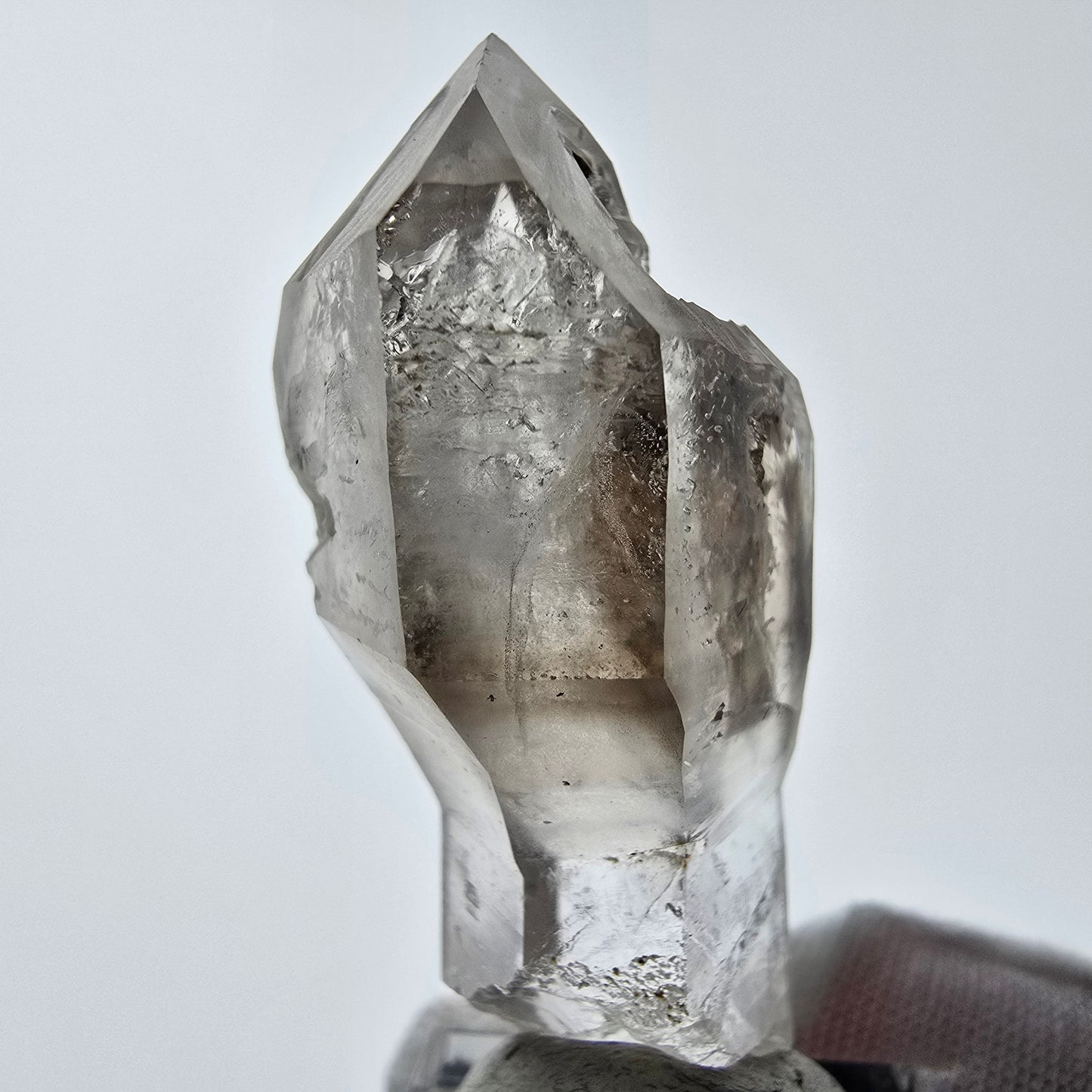 Enhydro Phantom Smoky Quartz Sceptre Tip 2x Bubble Goboboseb, Namibie 52*27*20mm
