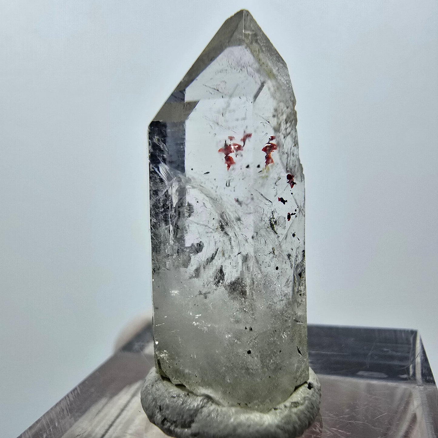 Quartz clair Harlequin Point Streep Mine, Goboboseb, Namibie 28 x 11 x 10 mm
