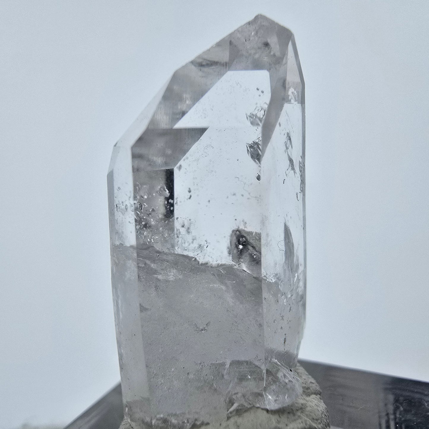 Enhydro Quarz Kristallspitze, 1x Blase Streep Mine Goboboseb, Namibia 32*16*11mm