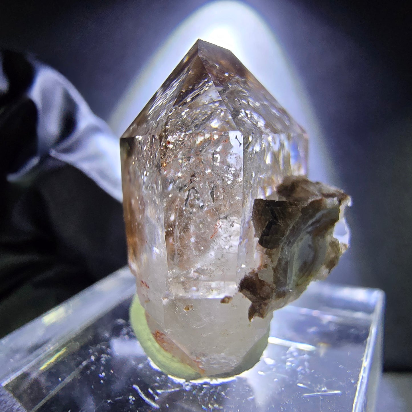 Klare Phantom Rauchquarz mit Einschlüssen Spitze 22*17*14mm Goboboseb Namibia