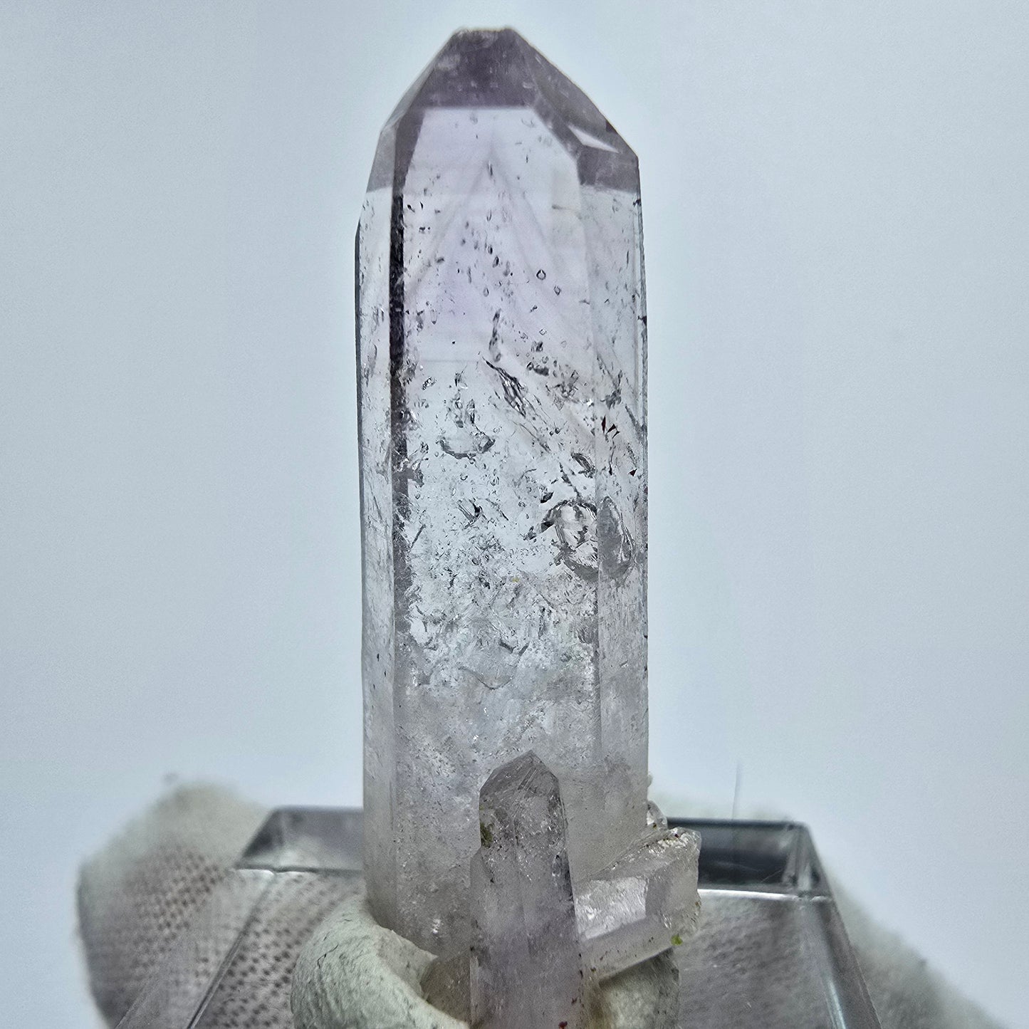 Enhydro Phantom Amethyst, 2x Blase Streep Mine Goboboseb Namibia 36*17*13mm
