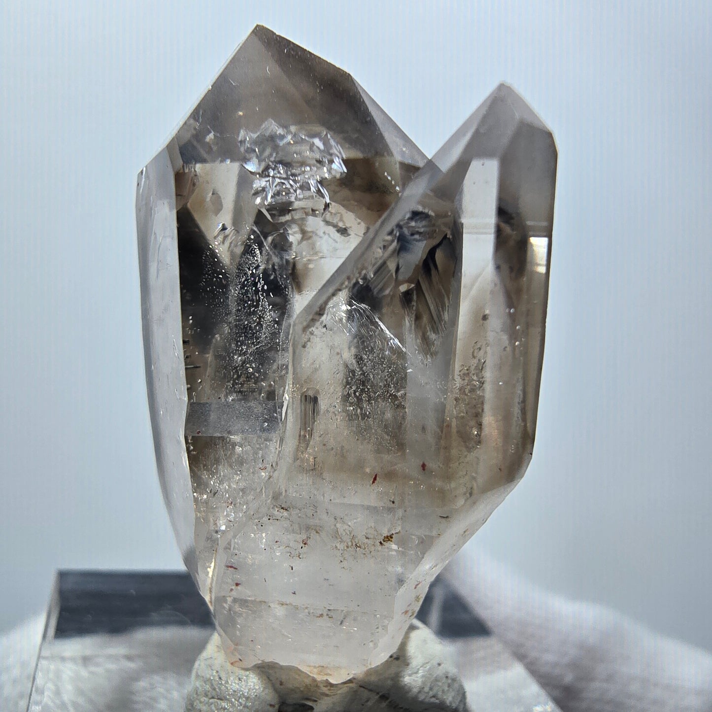 Klare Phantom Rauchquarz Zepter Stufe Goboboseb, Namibia 34*26*17mm