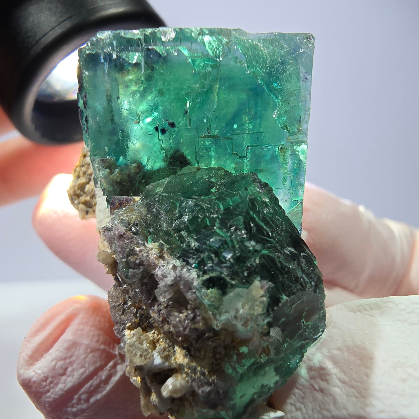 Spécimen de cube de fluorite fantôme, parqueté vert violet Okorusu, Namibie 46*37*36 mm