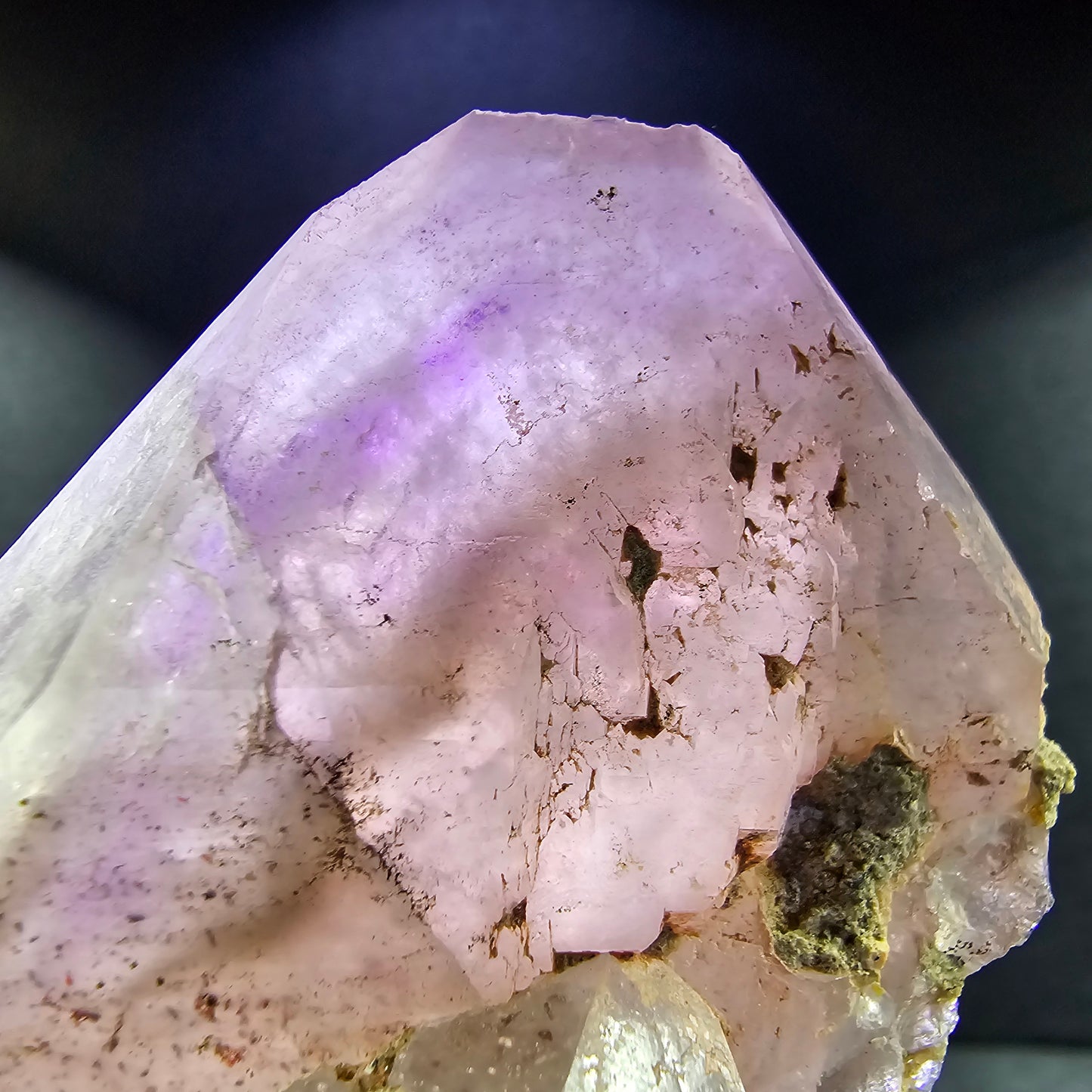 Große Phantom Amethyst Stufe 56*51*54mm Brandberg, Namibia Mineraliensammlung