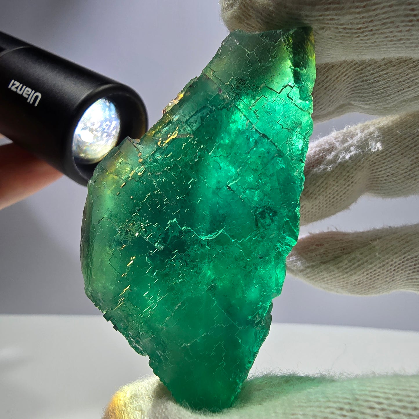 Cube de fluorite fantôme transparent vert à gradins Okorusu Namibie 67 x 43 x 34 mm