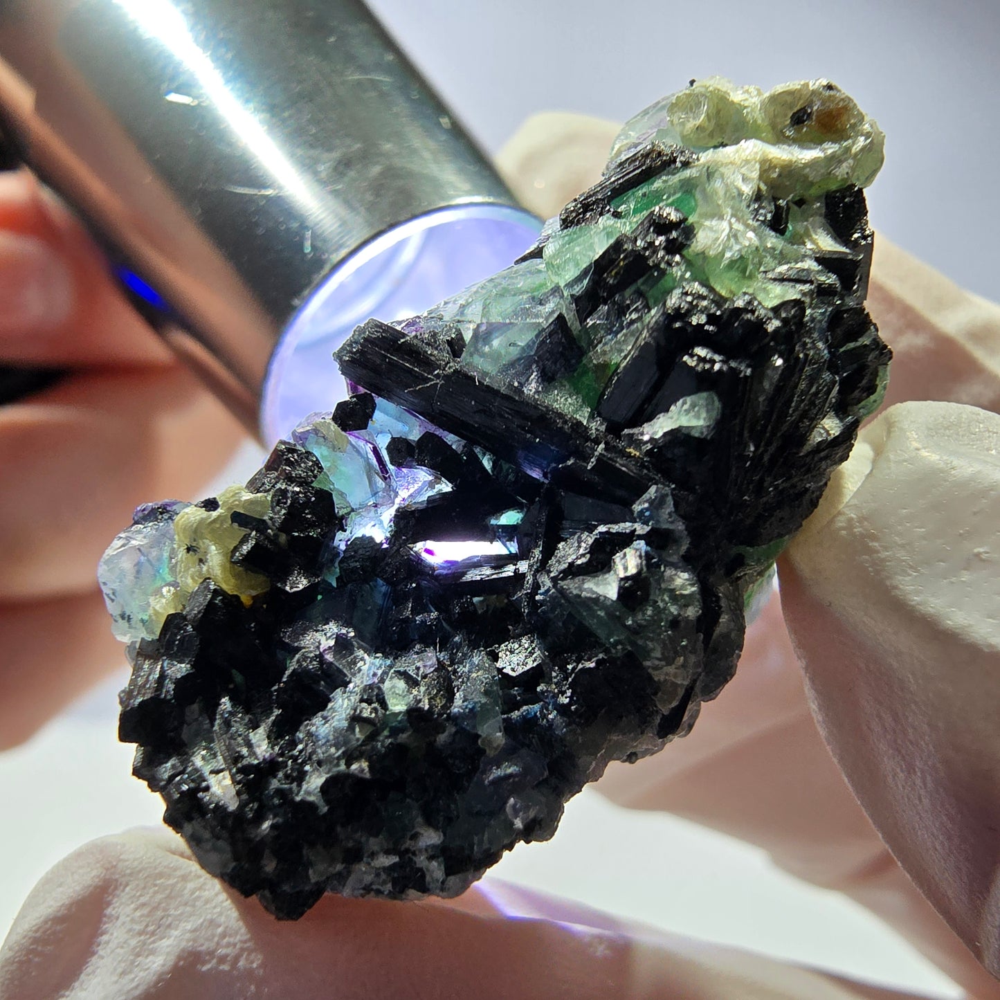 Cube de fluorite fantôme, zonal, muscovite, spécimen de tourmaline Schorl, Erongo, Namibie, 40 x 27 x 17 mm
