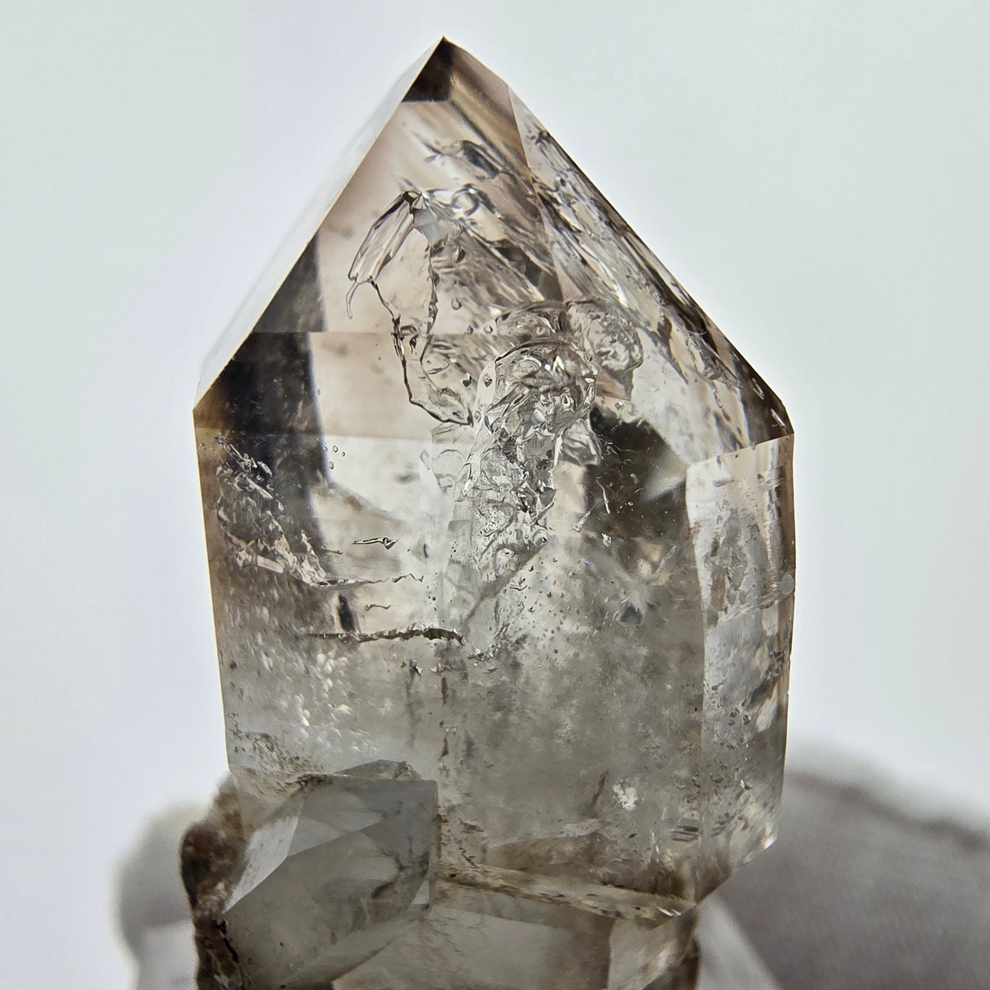Enhydro Phantom Smoky Quartz Sceptre Tip 1x Bubble Goboboseb, Namibie 37*21*17mm