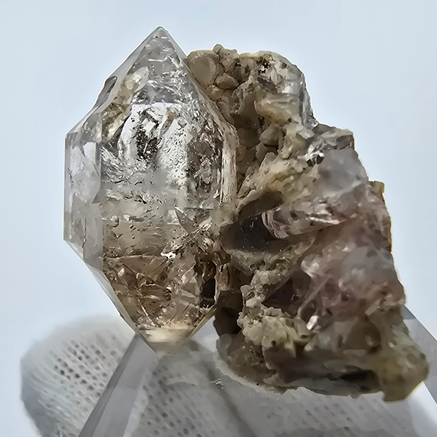 Phantom Rauchquarz DT Zepter auf Matrix Stufe Goboboseb, Namibia 35*24*23mm