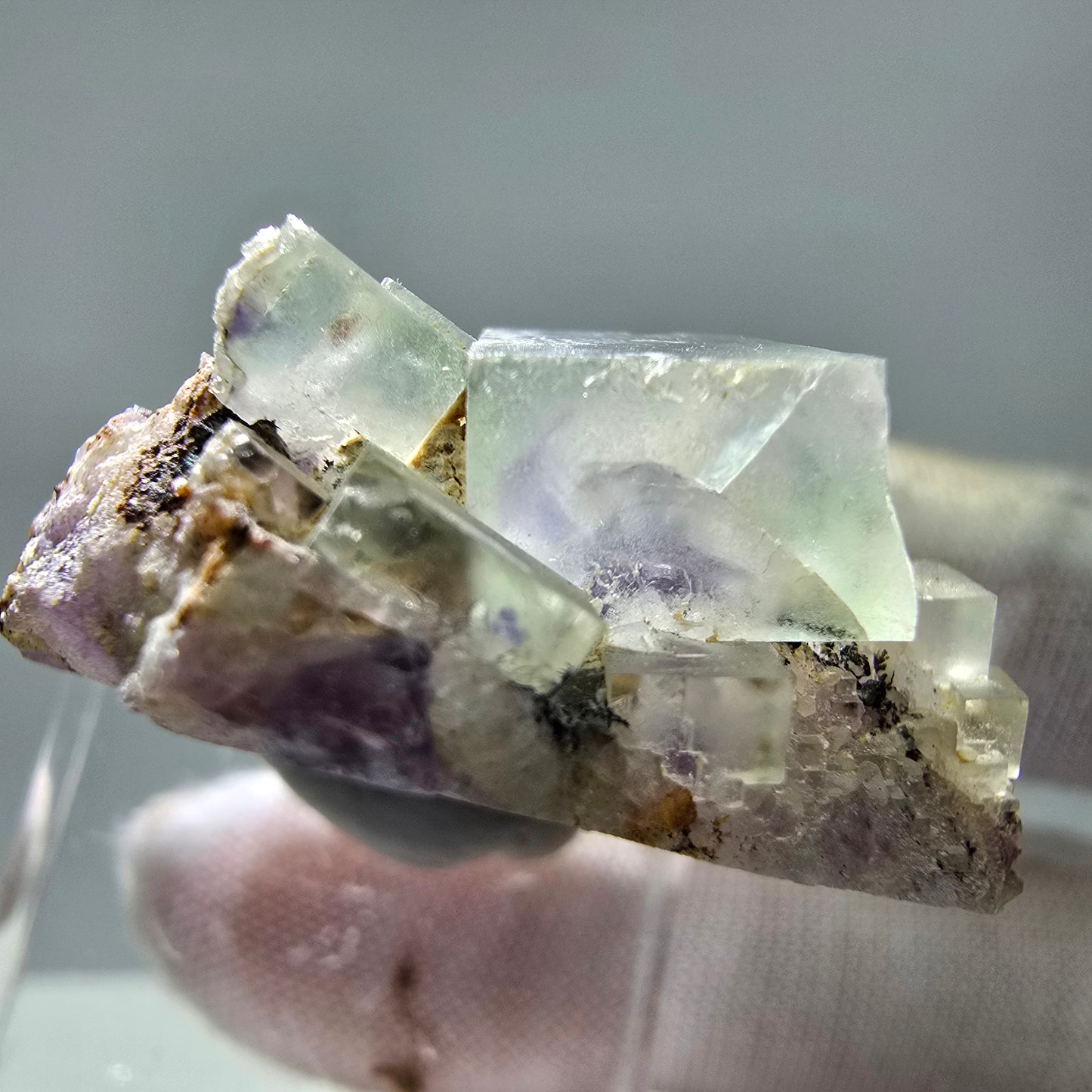 Seltene UV Phantom Fluorit Würfel Stufe lila grün Brandberg, Namibia 33*28*15mm