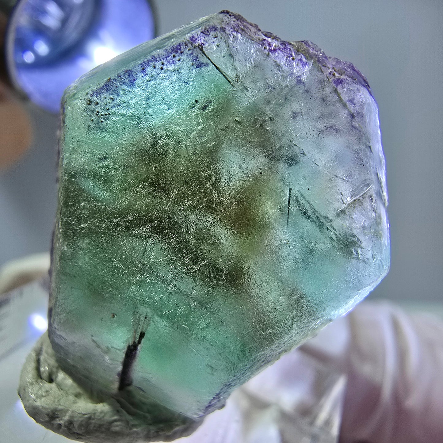 Cube hexagonal de fluorite fantôme, spécimen zonal, Erongo, Namibie, 27 x 24 x 9 mm