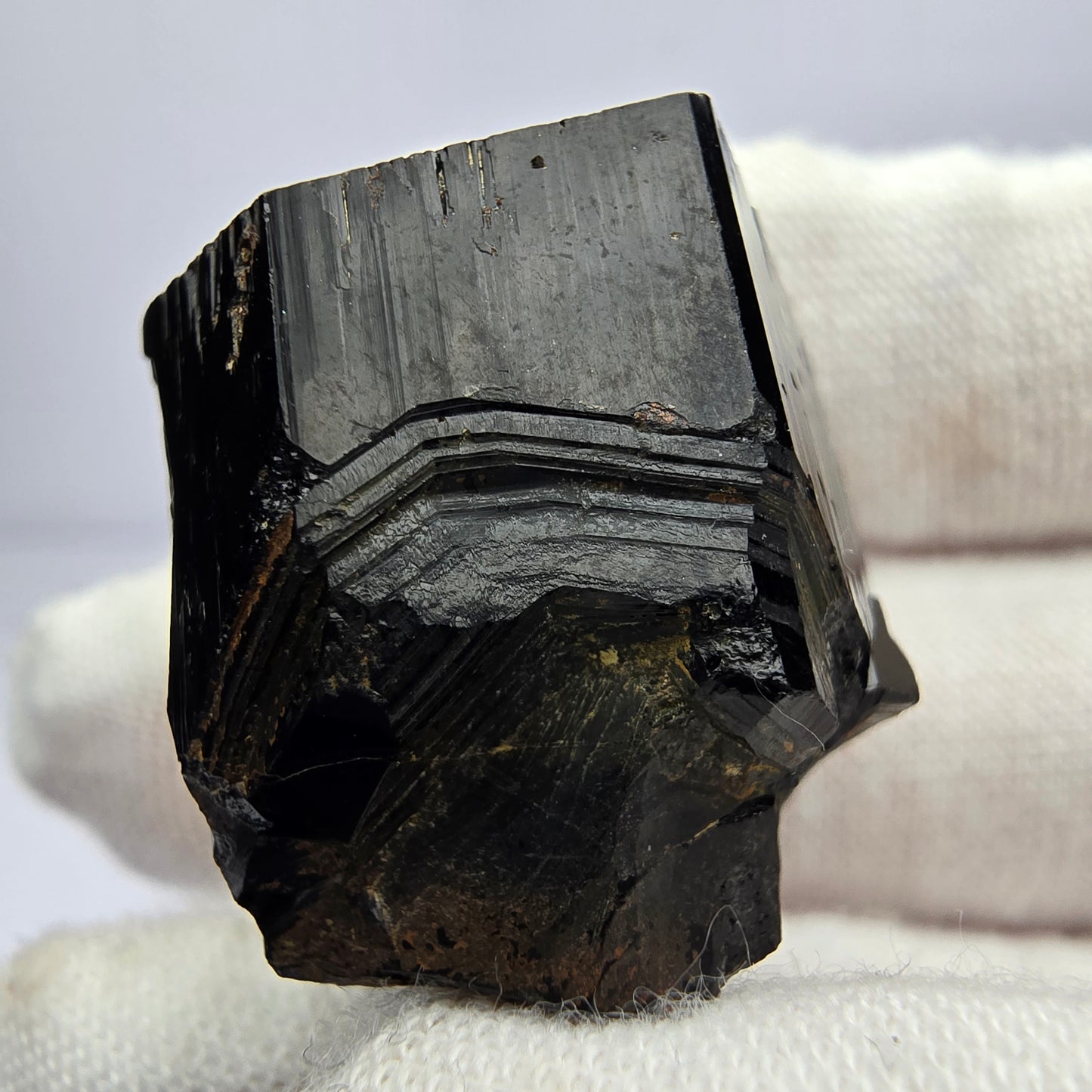 Symmetrischer Schörl Turmalin schwarz glänzend Erongo, Namibia 24*23*20mm