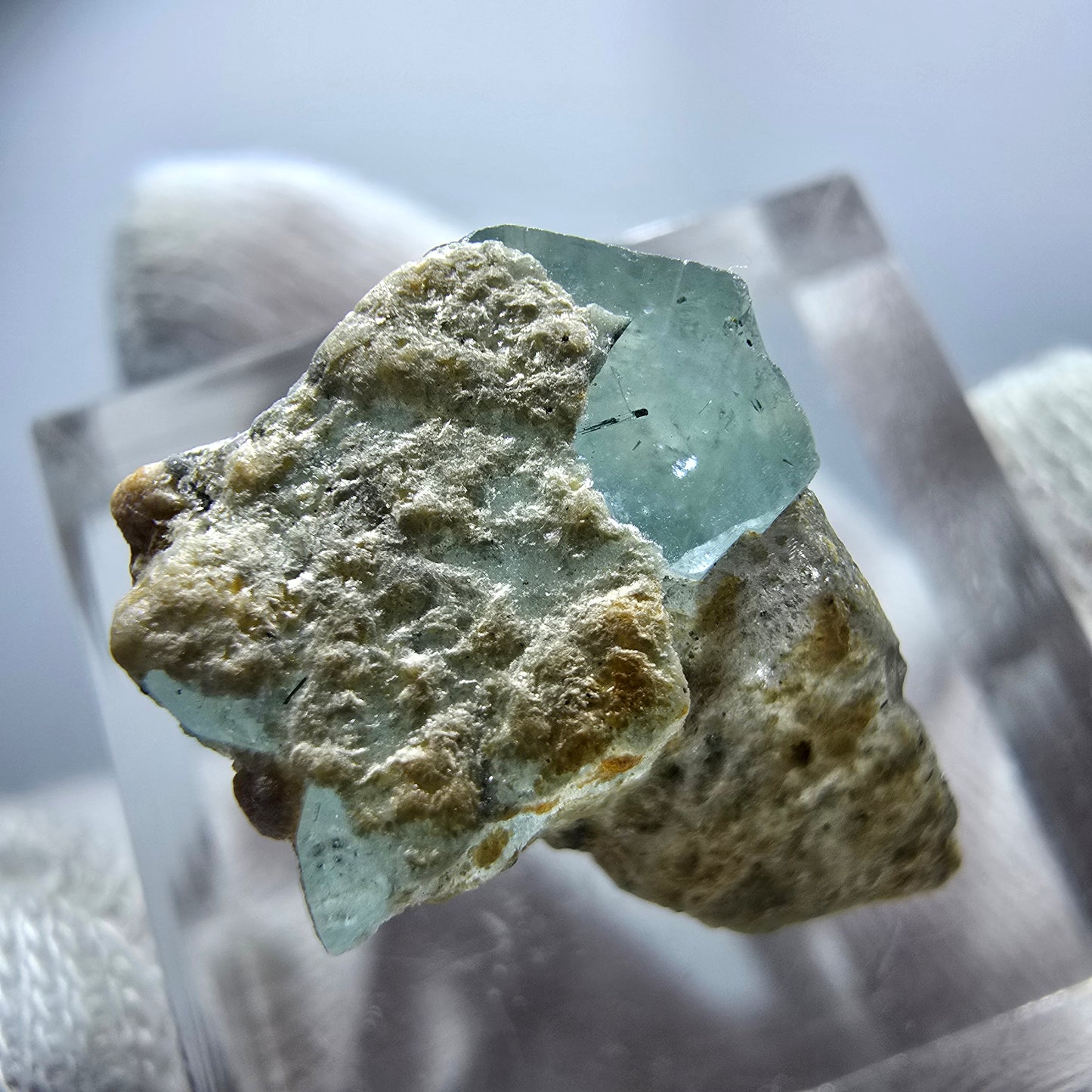 Cristal d'aigue-marine X rare, bleu Erongo, Namibie 22 x 15 x 11 mm