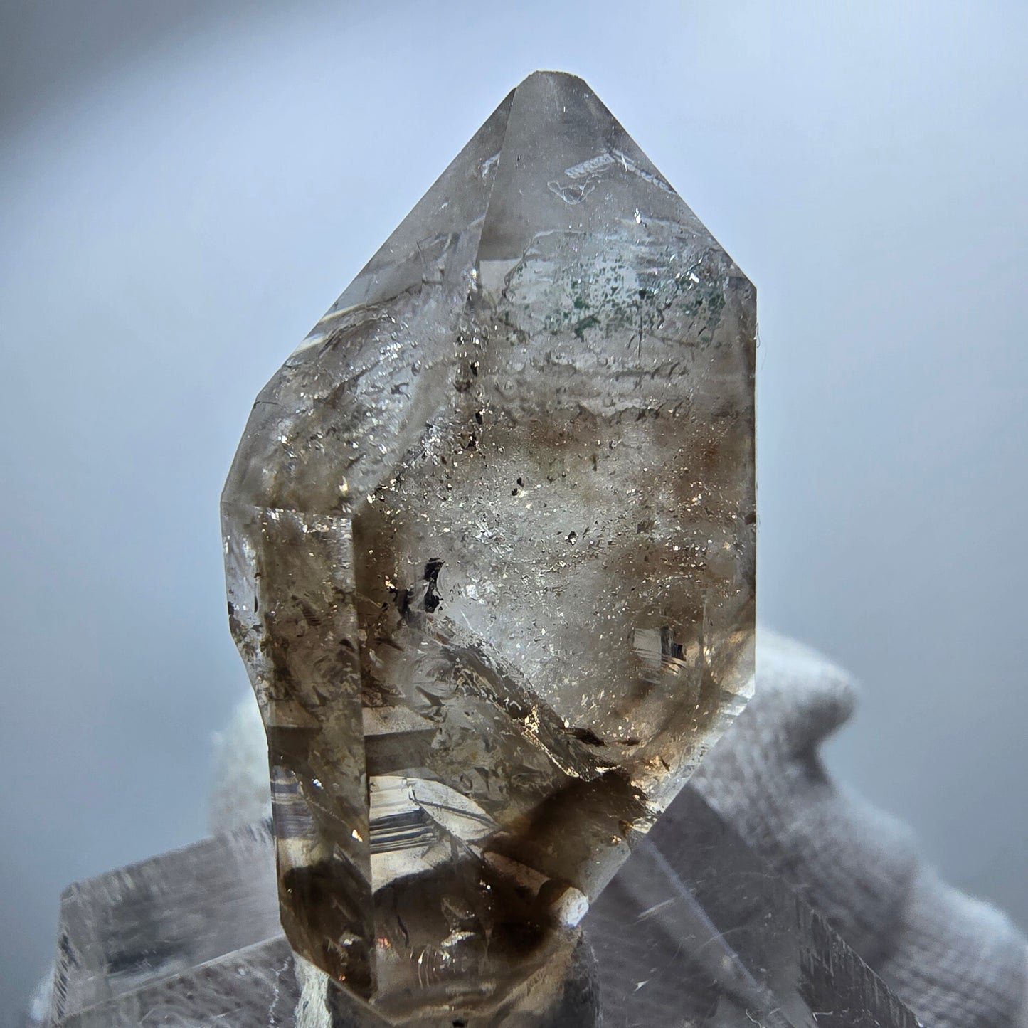 Sceptre Enhydro Phantom Smoky Quartz DT, 1x Bubble Goboboseb, Namibie 36*21*17mm