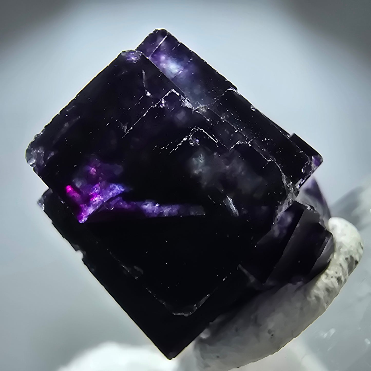 Spécimen rare de cube de fluorite fantôme, vert-violet zonal, Okorusu, Namibie, 24 x 23 x 19 mm
