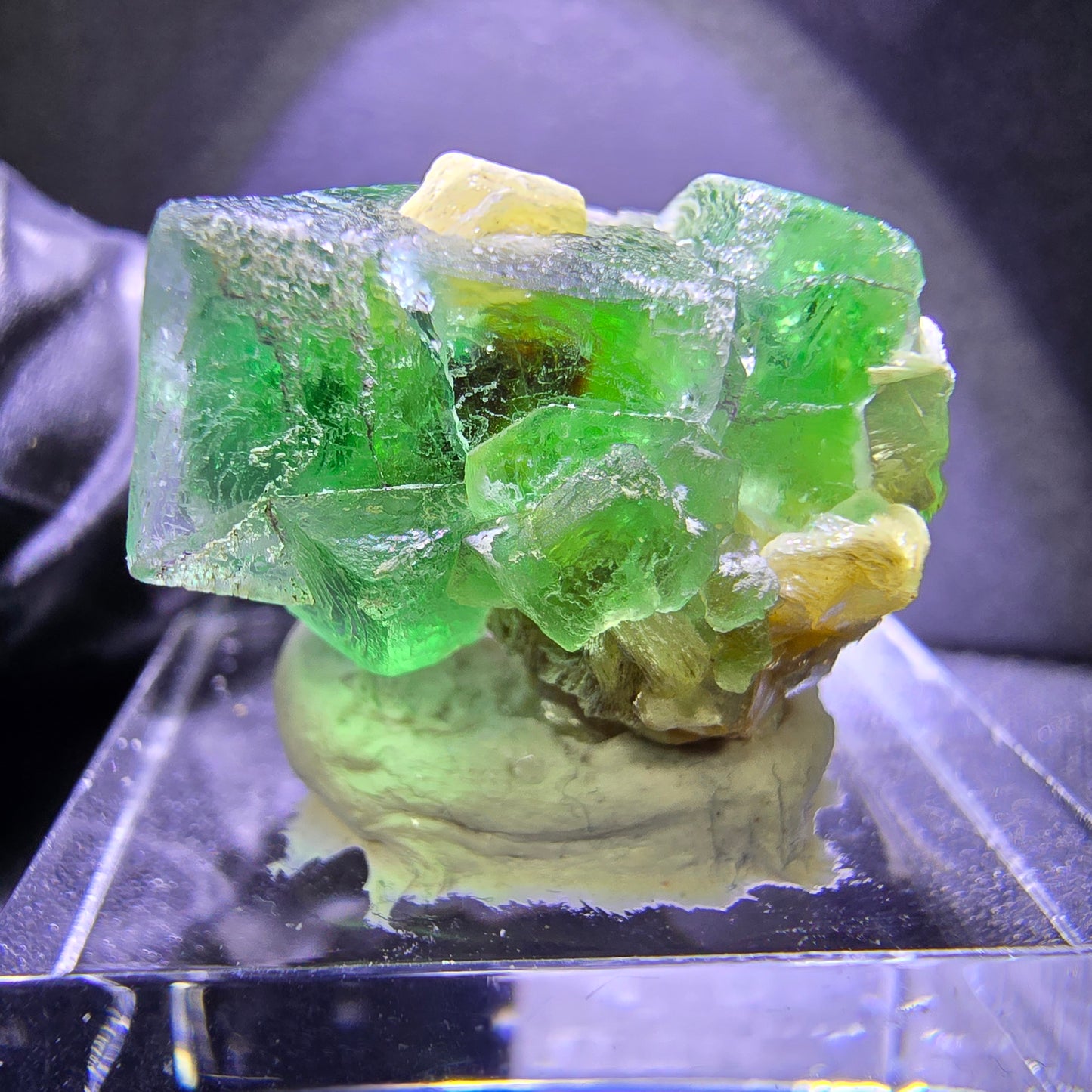 TOP Phantom Fluorit mit Muskovit grün 20*17*12mm Erongo, Namibia Sammlung