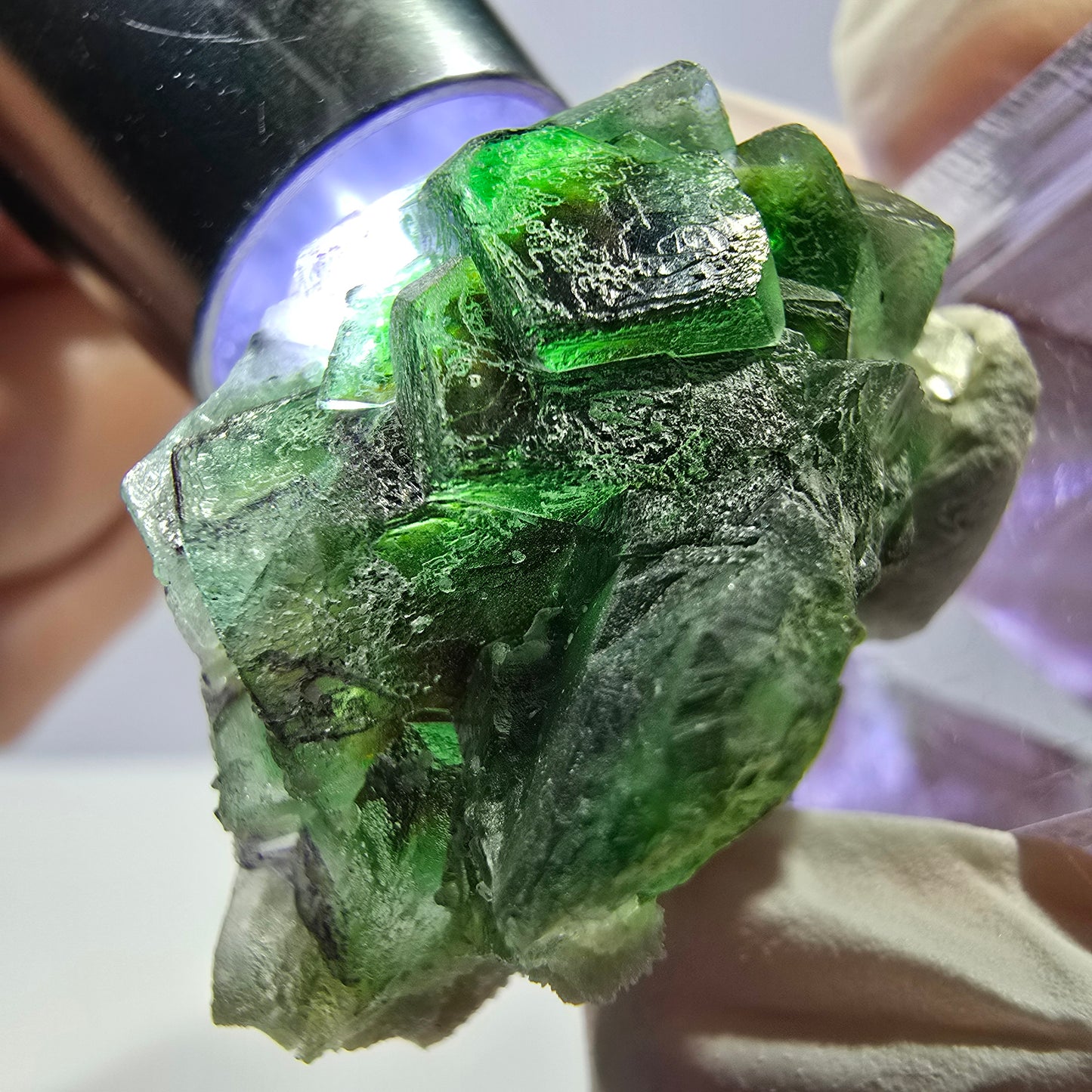Cube de fluorite fantôme, muscovite et hyalite, spécimen d'Erongo, Namibie, 34 x 23 x 22 mm