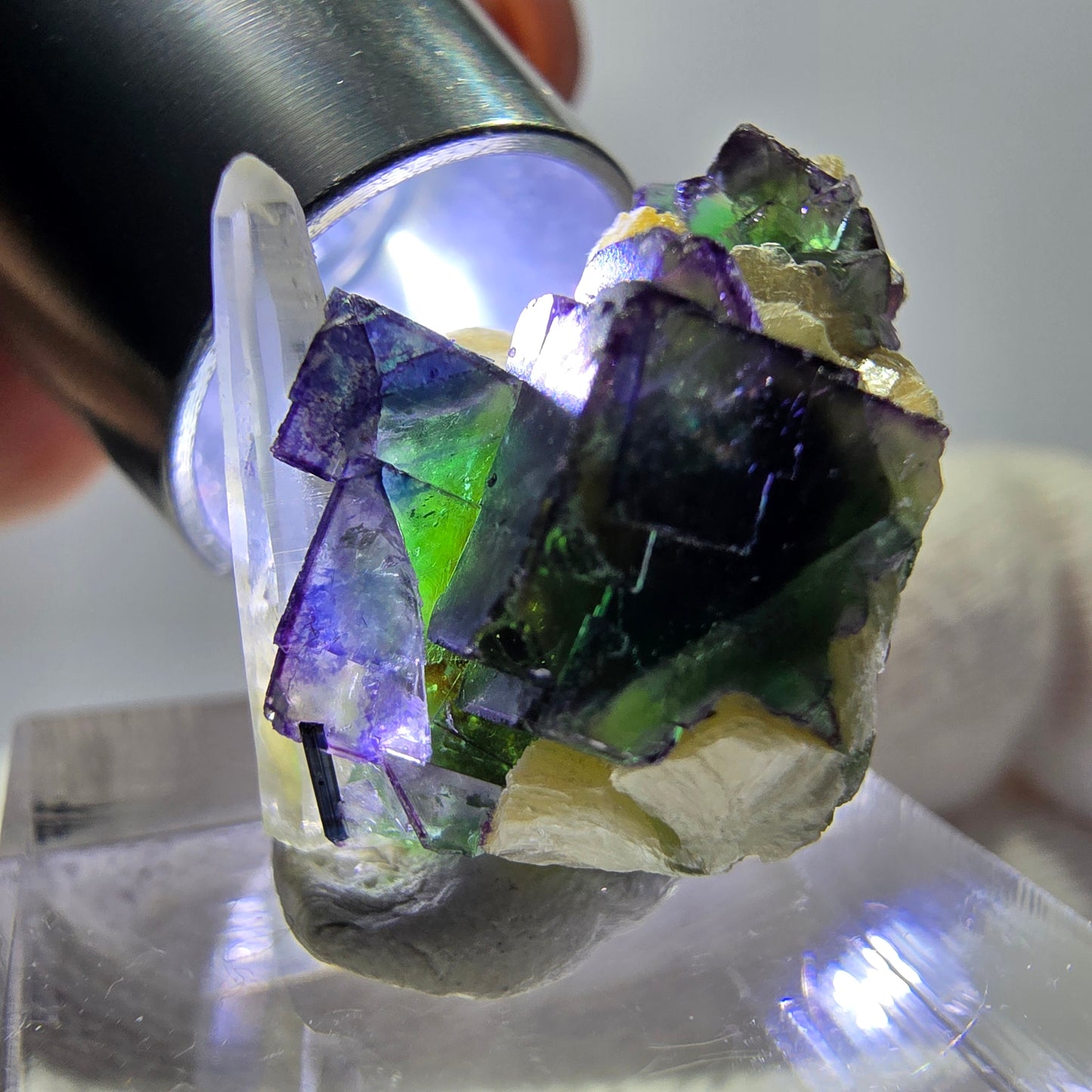 Cubes de fluorite fantôme, muscovite, quartz fumé, hyalite, Erongo, Namibie, 20 x 17 x 16 mm