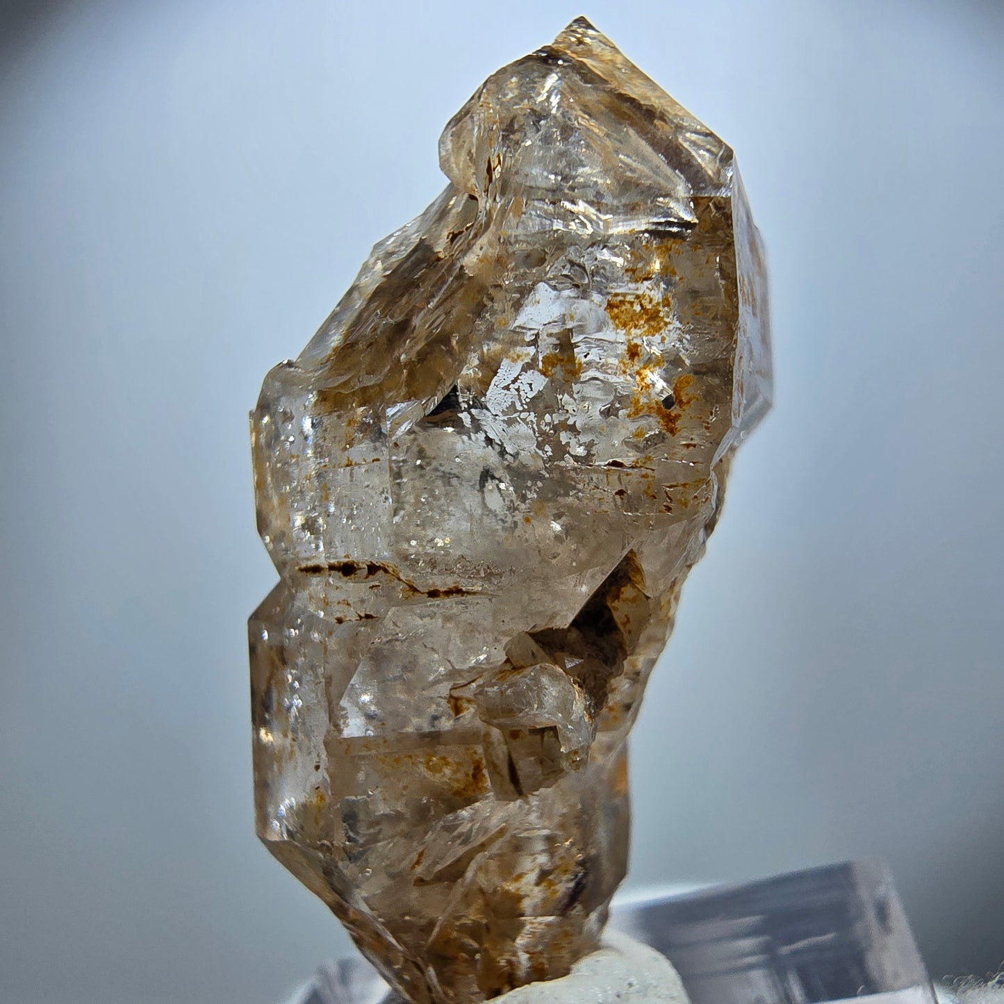 Klare Phantom Rauchquarz Skelett Zepter Spitze Goboboseb, Namibia 40*23*16mm