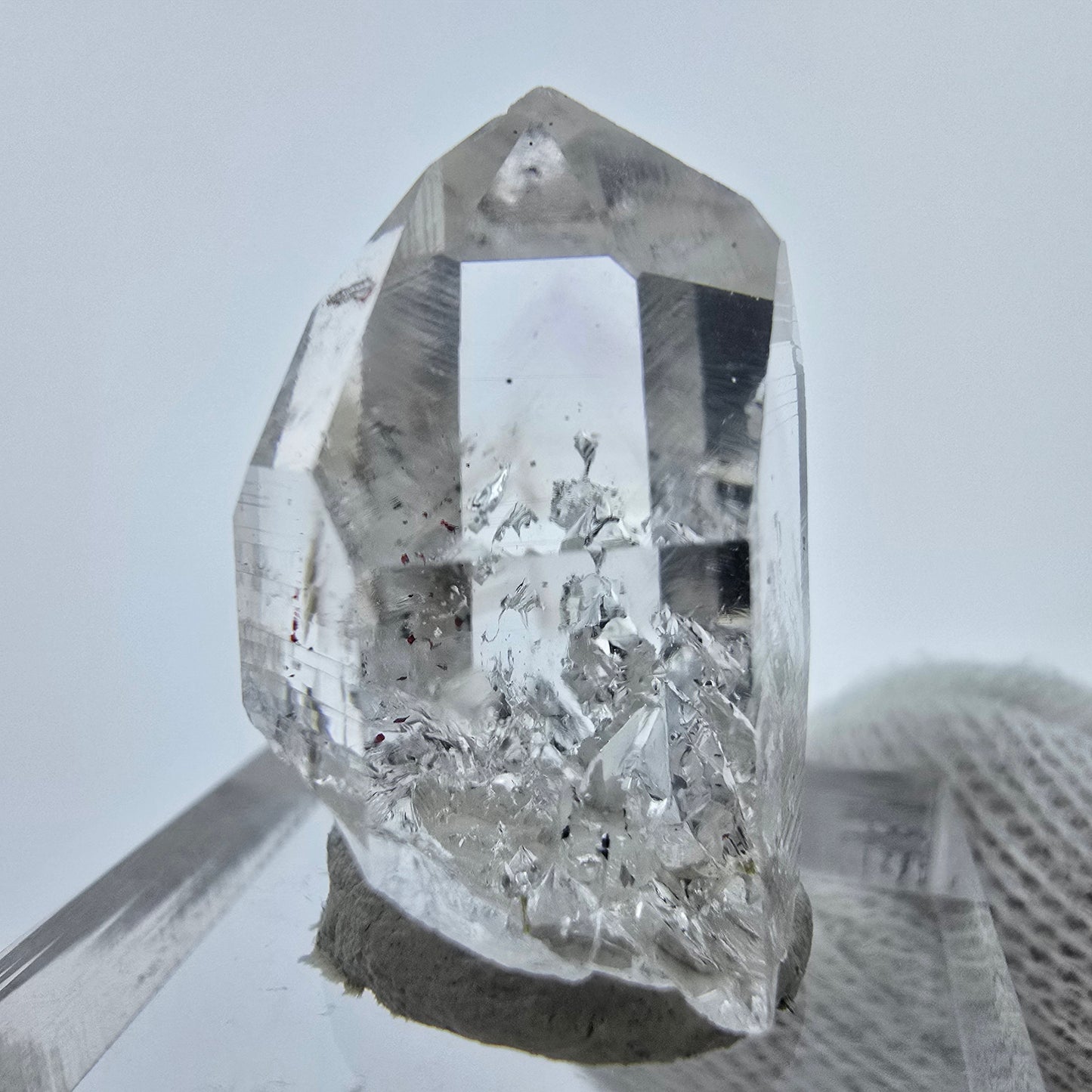 Klare Lemurian Quarz Spitze Streep Mine, Goboboseb, Namibia 26*20*13mm