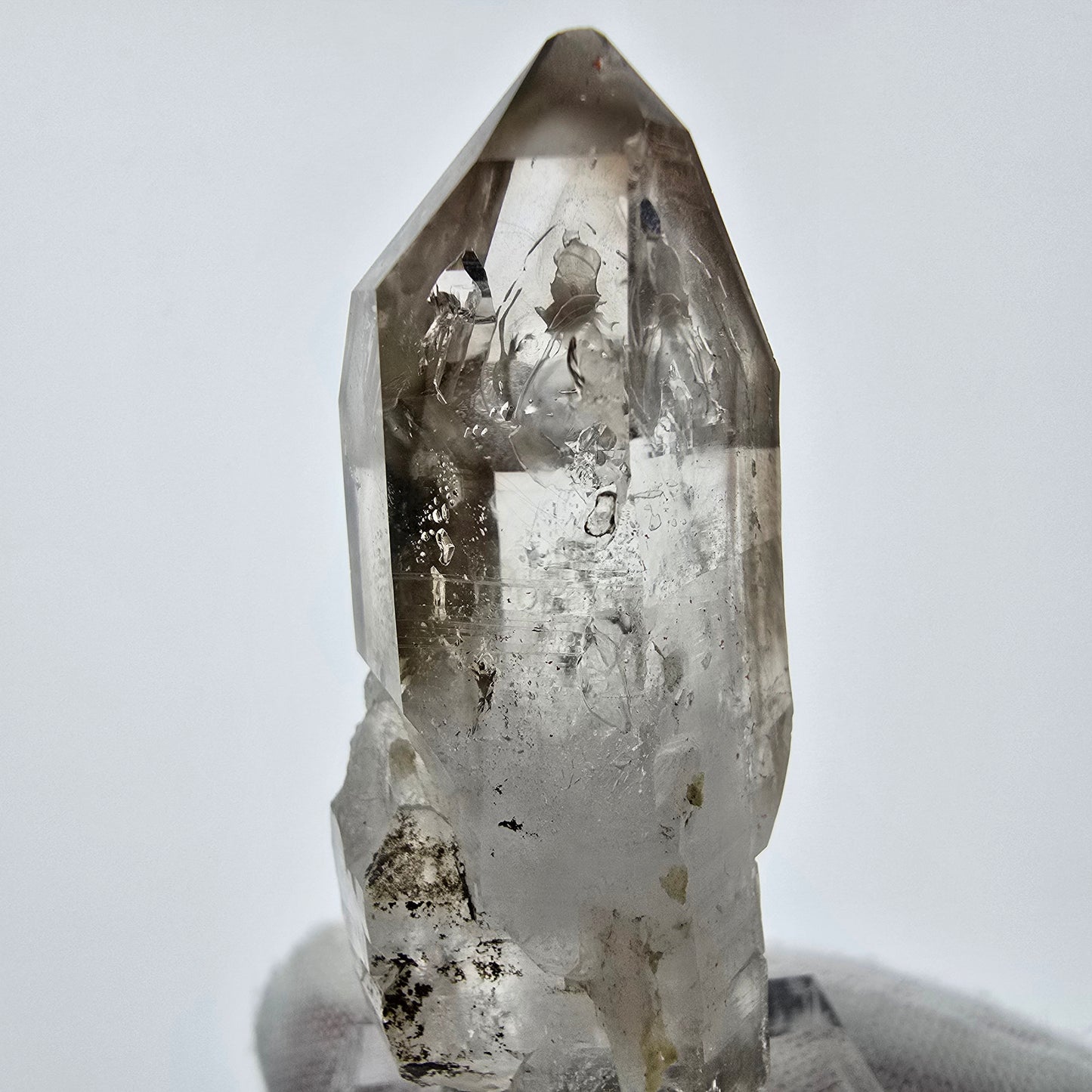 Enhydro Phantom Smoky Quartz Sceptre Tip 2x Bubble Goboboseb, Namibie 50*22*18mm
