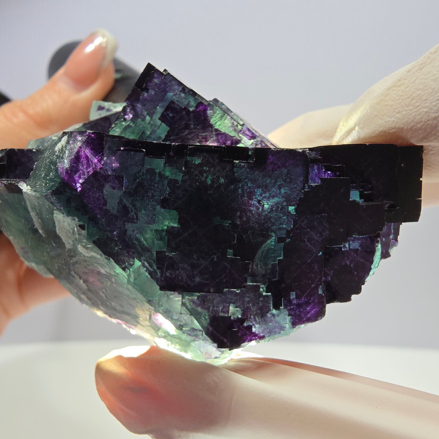 Spécimen de cube de fluorite fantôme vert violet zonal 11:11 Angel Pocket, Namibie 60*39*27mm