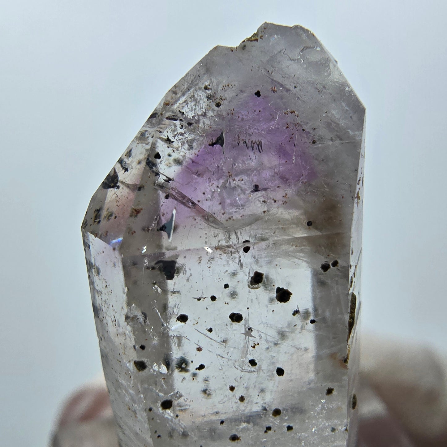 Améthyste fantôme avec hématite, mine Streep, Goboboseb, Namibie, 33 x 14 x 11 mm