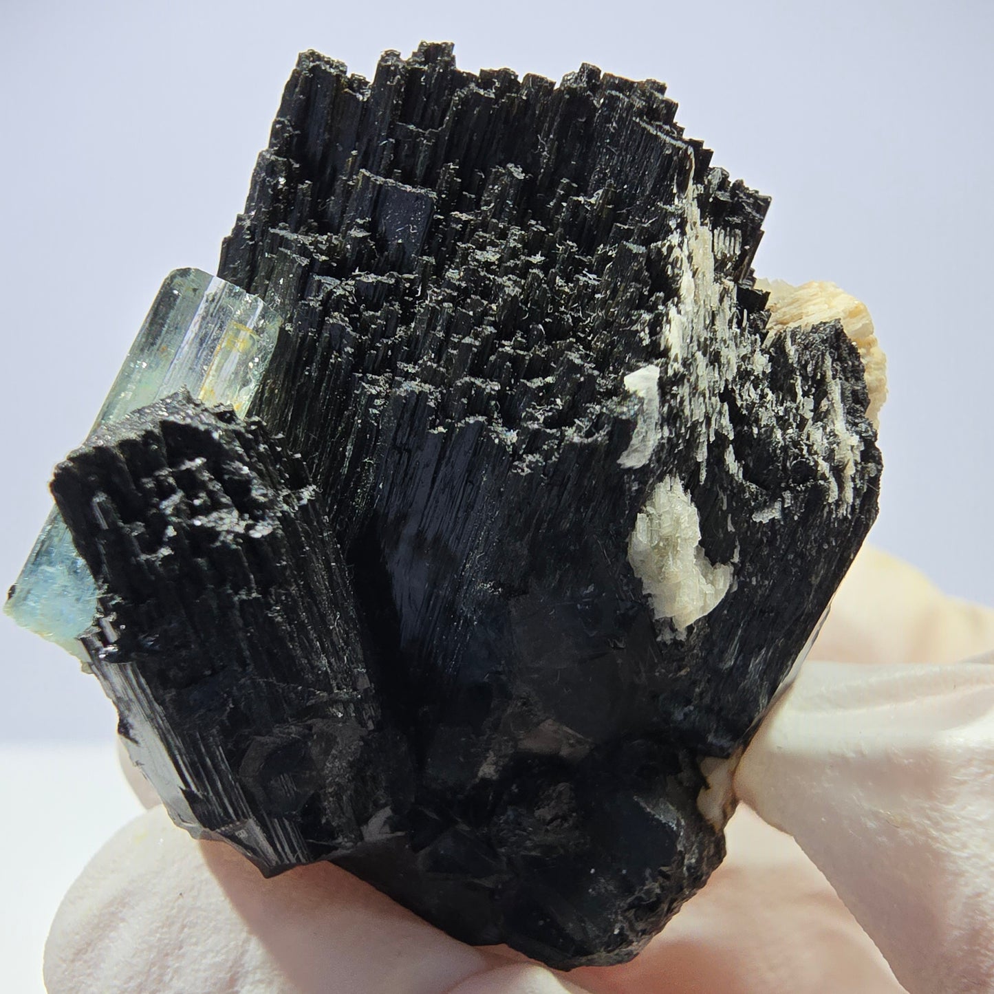 Spécimen rare de tourmaline Schorl, d'aigue-marine, d'hyalite et d'orthose, Erongo, Namibie, 38 x 39 x 21 mm