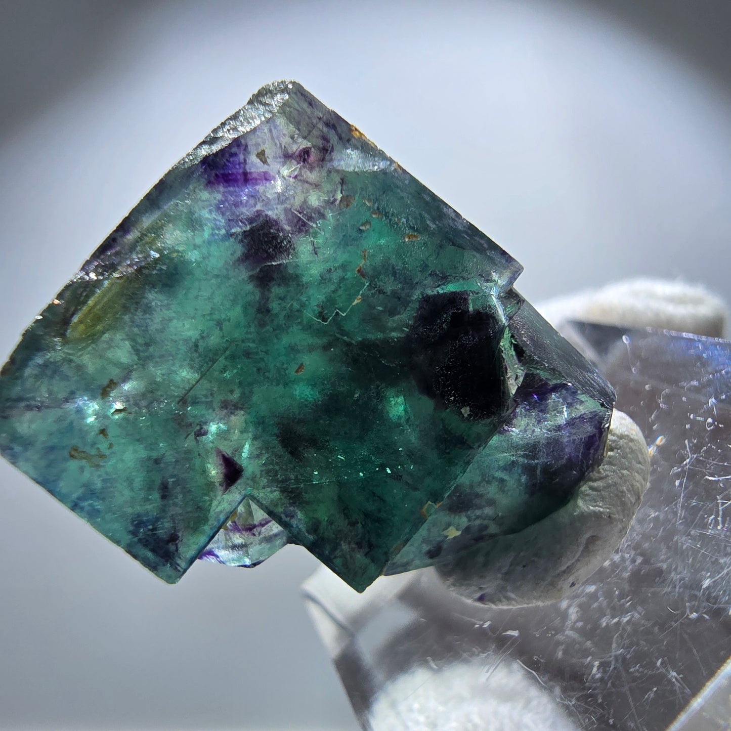 Spécimen rare de cube de fluorite fantôme, vert zonal et violet, Okorusu, Namibie, 28 x 25 x 16 mm