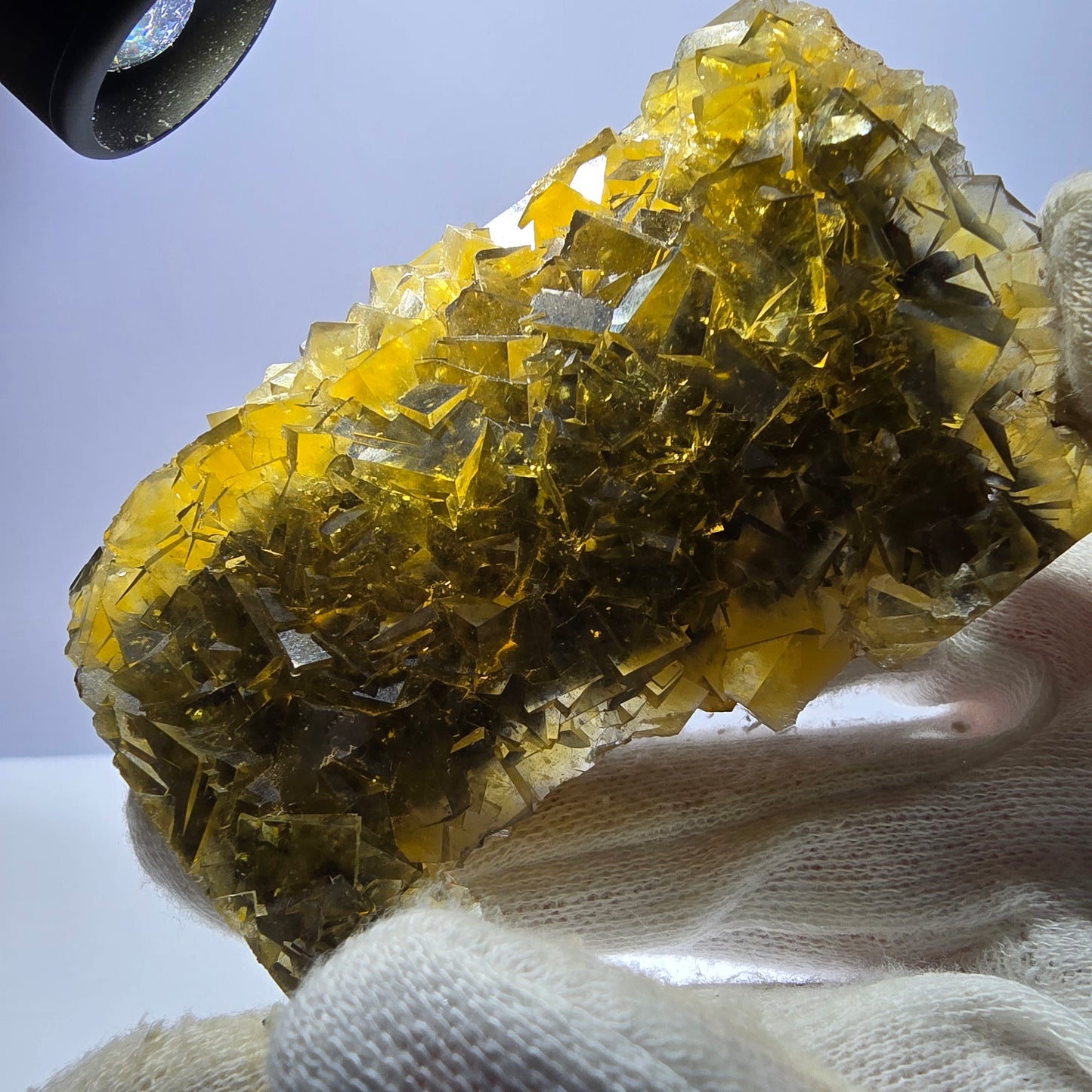 Grand spécimen de cube de fluorite fantôme, poche jaune miel, Okorusu, Namibie, 86 x 64 x 28 mm