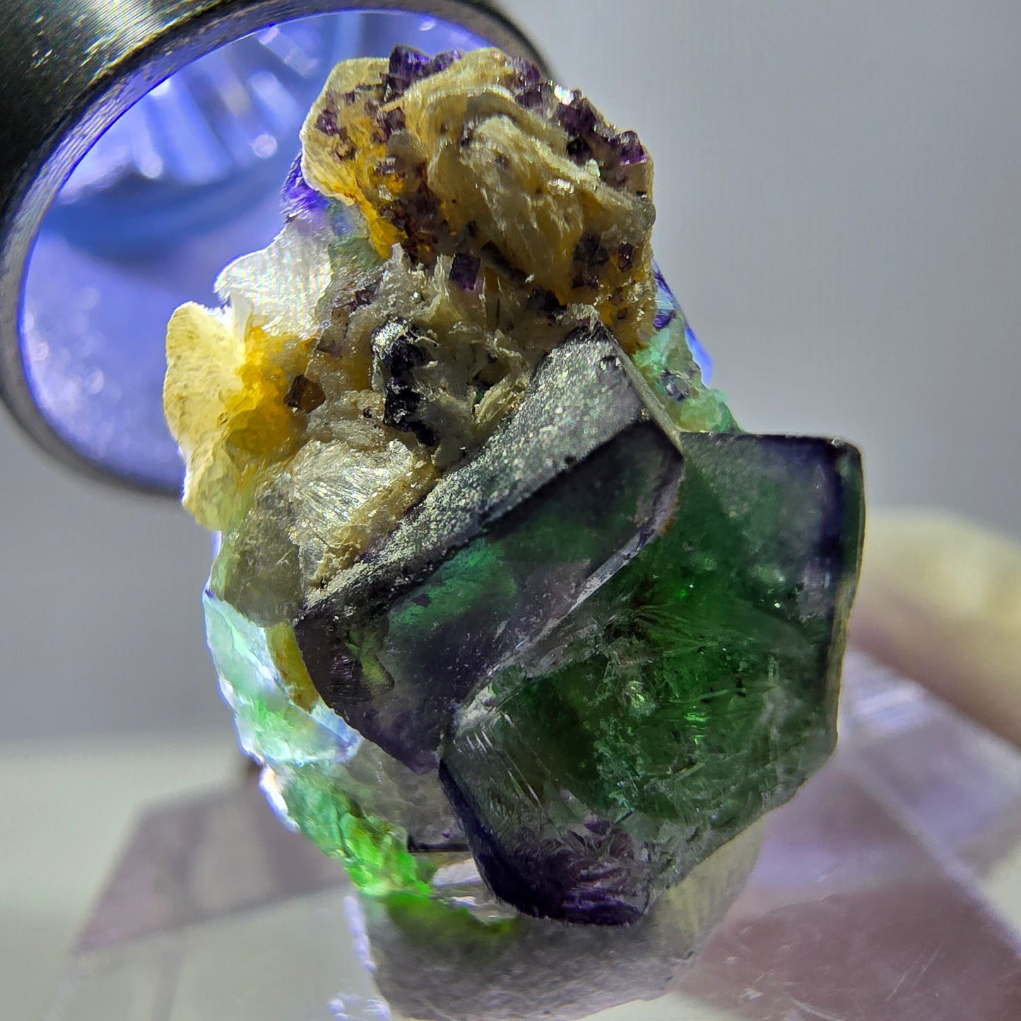 Cube de fluorite fantôme, zonal, spécimen de muscovite, Erongo, Namibie, 21 x 20 x 17 mm