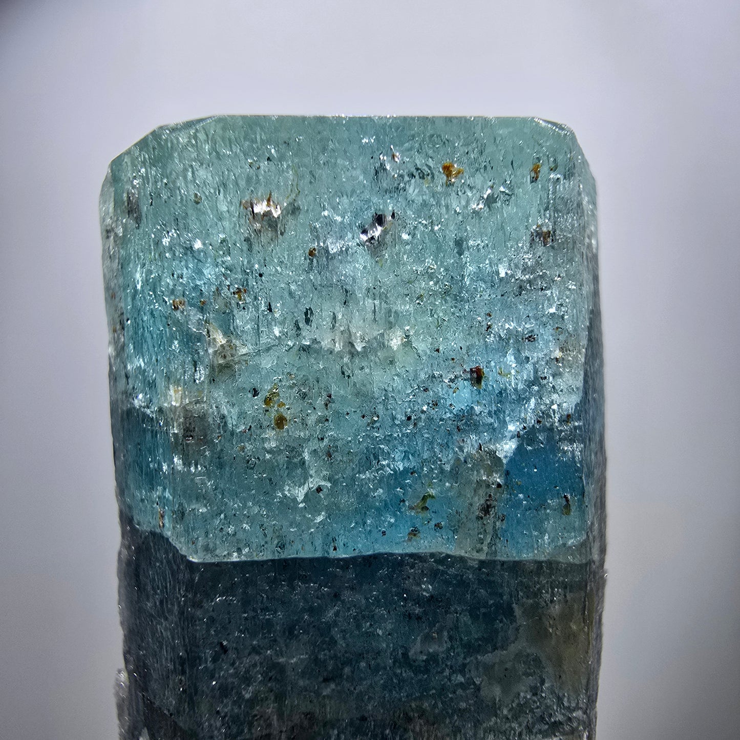 Seltener Aquamarin X mit Hyalit Einschlüssen Erongo, Namibia 42*28*19mm