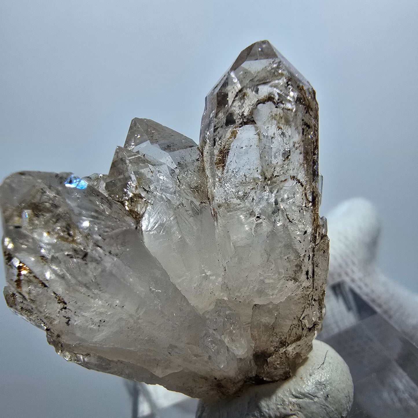 Amas de quartz fumé fantôme transparent, Goboboseb, Namibie, 31 x 25 x 13 mm