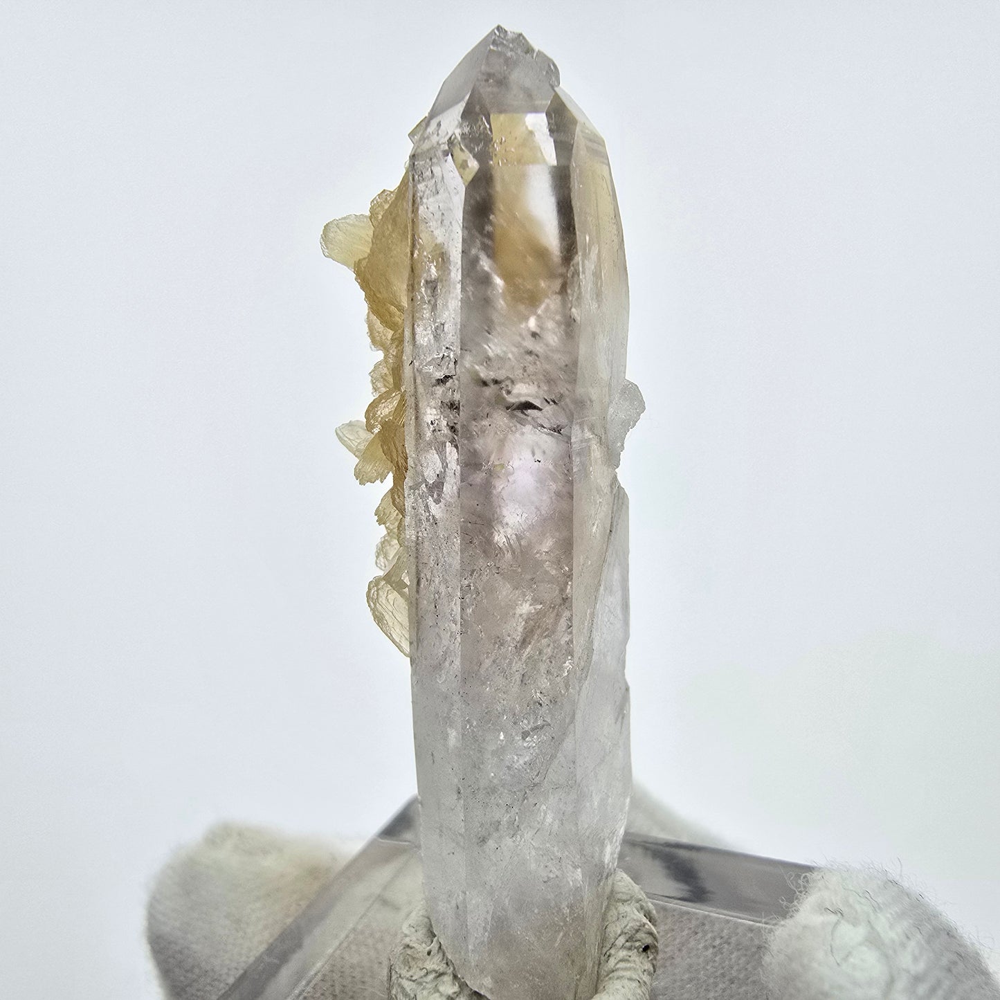Phantom Amethyst Kristall mit Stilbit Goboboseb, Namibia 48*17*14mm Sammlung
