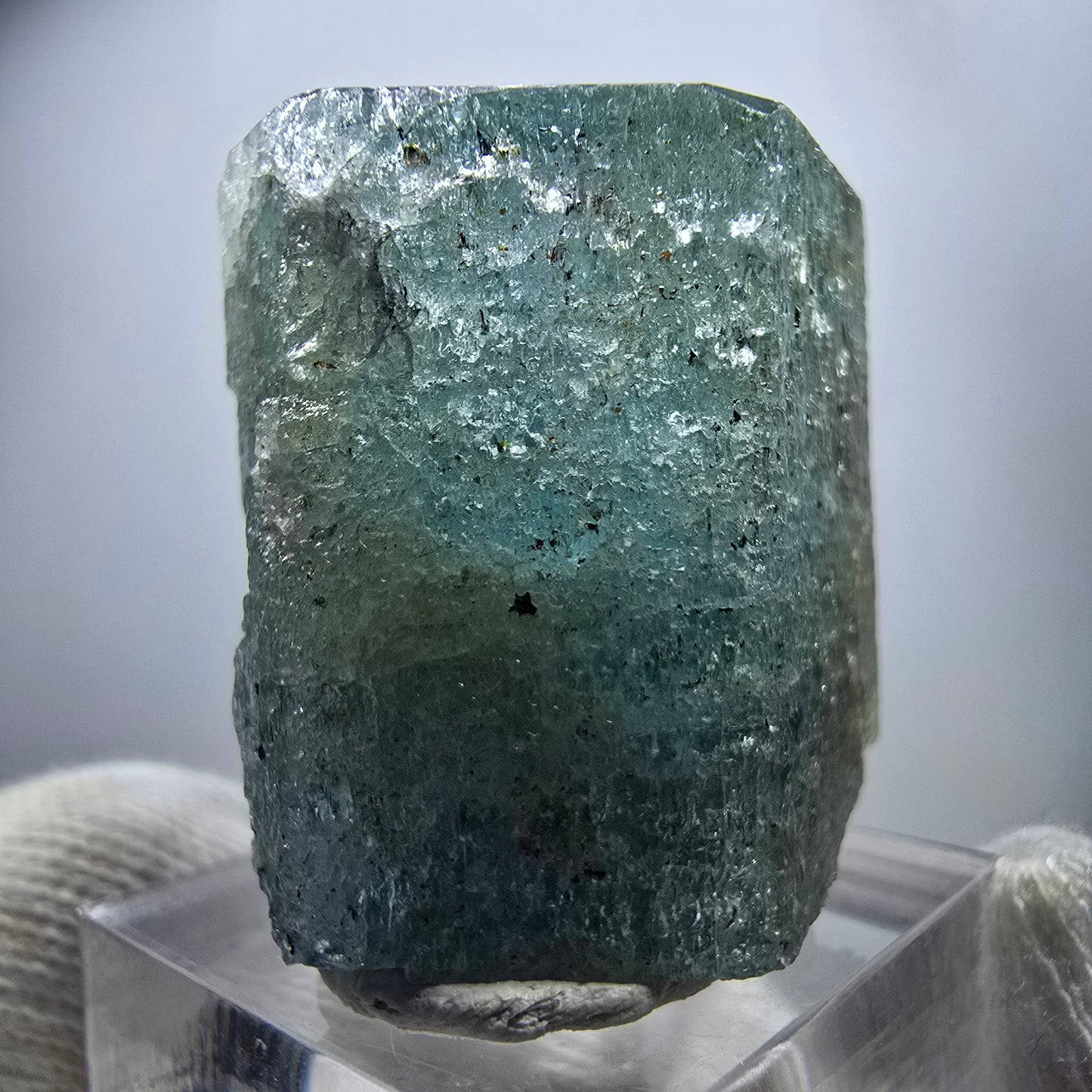 Seltener Aquamarin X mit Hyalit Einschlüssen Erongo, Namibia 30*29*24mm