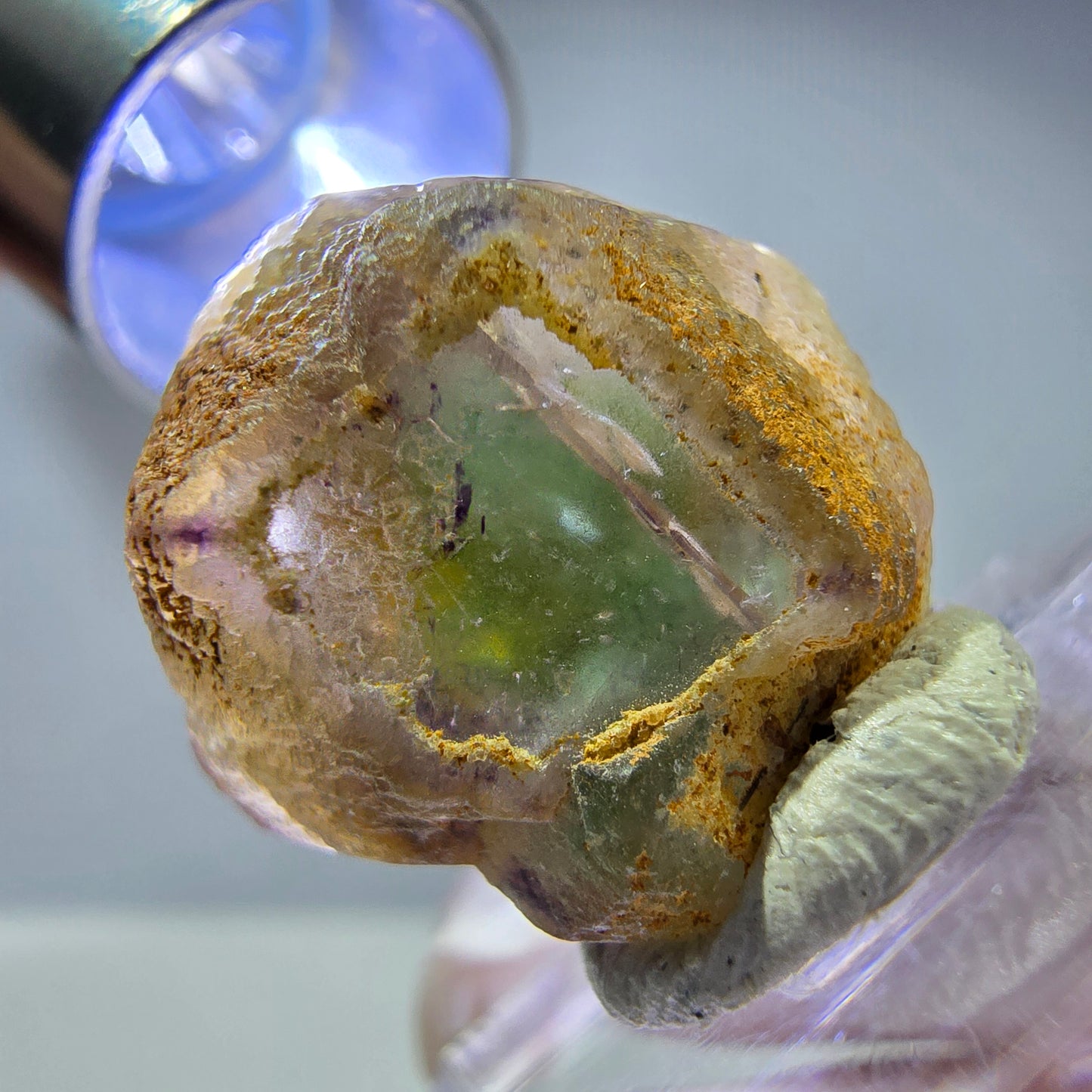 Cube de fluorite fantôme, zonal, spécimen de muscovite, Erongo, Namibie, 20 x 18 x 14 mm