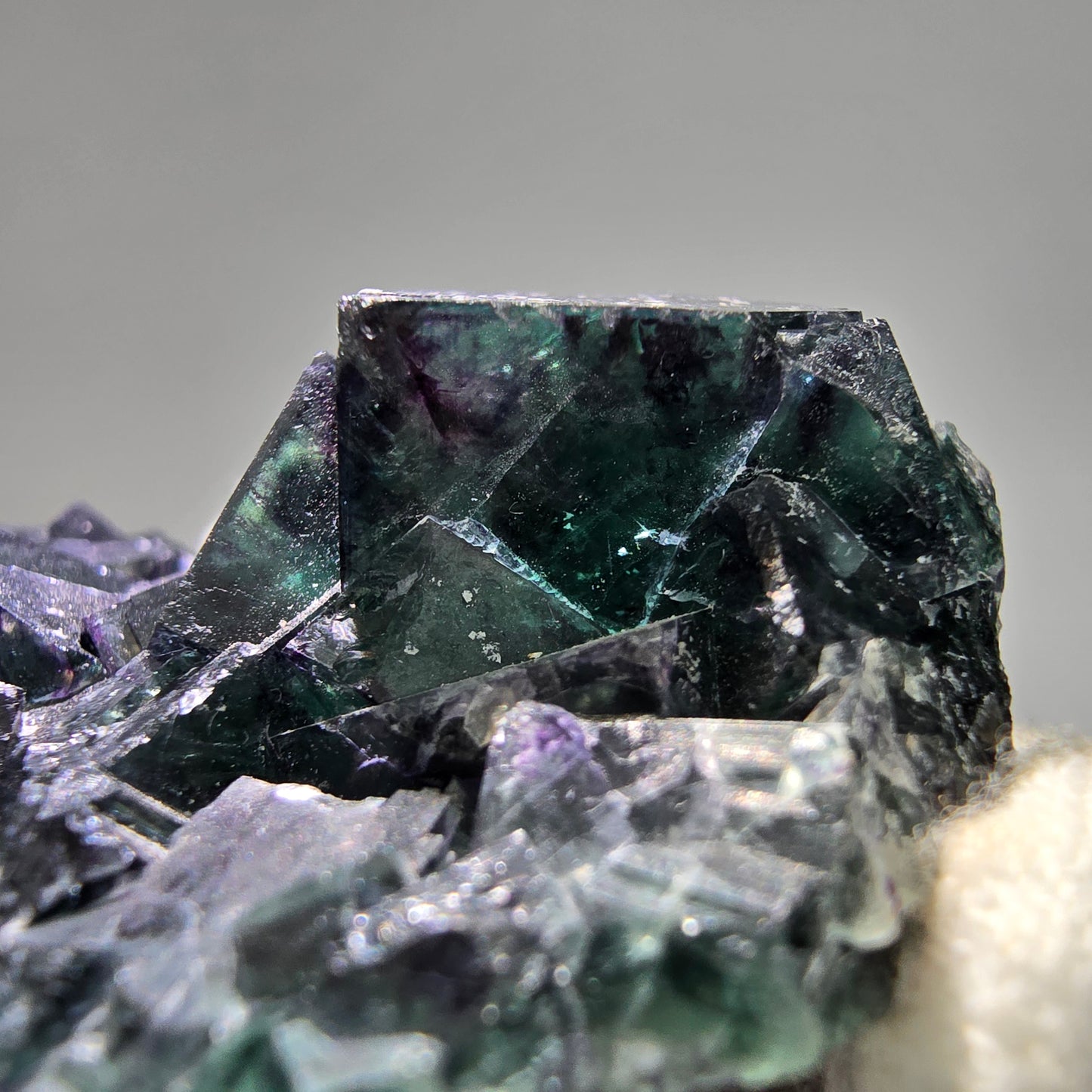 Seltene Phantom Fluorit Würfel Stufe grün lila Okorusu, Namibia 81*67*26mm