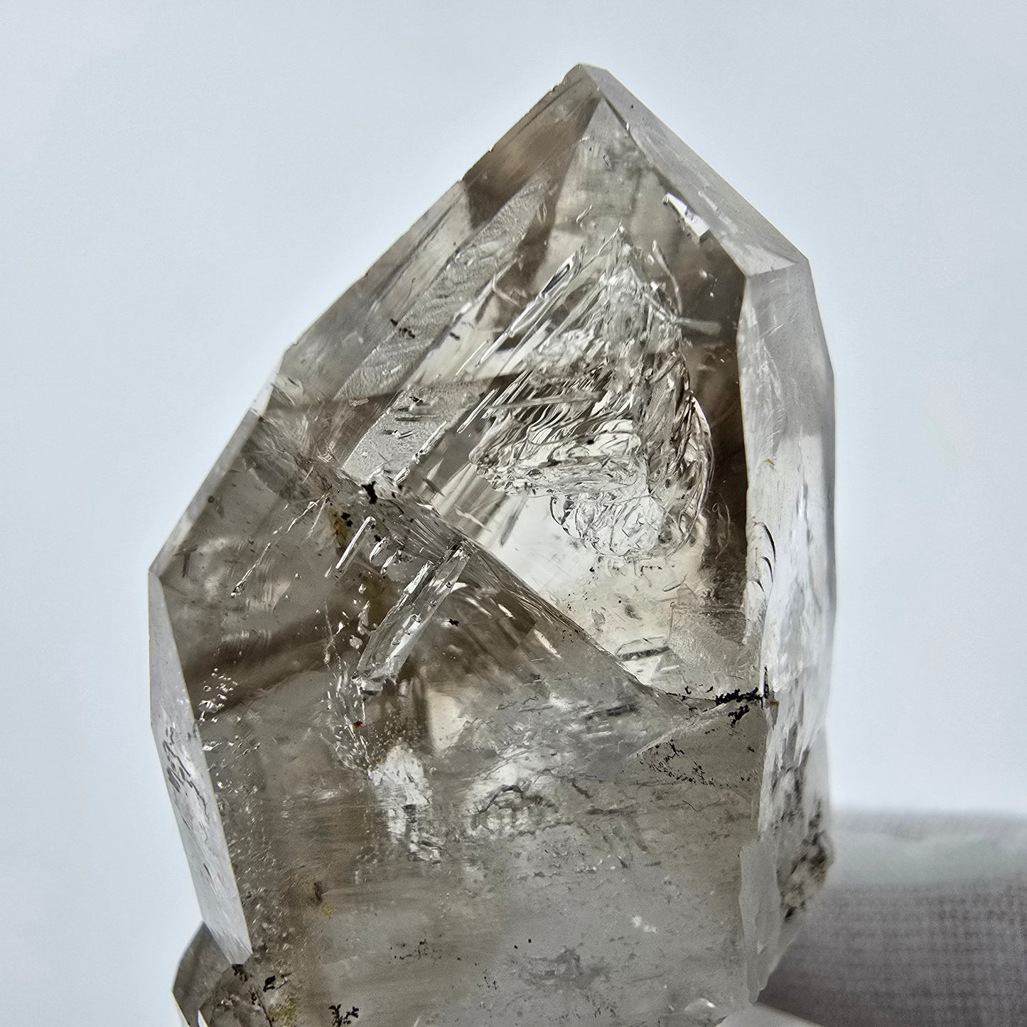 Enhydro Phantom Smoky Quartz Sceptre Tip 1x Bubble Goboboseb, Namibie 48*31*22mm