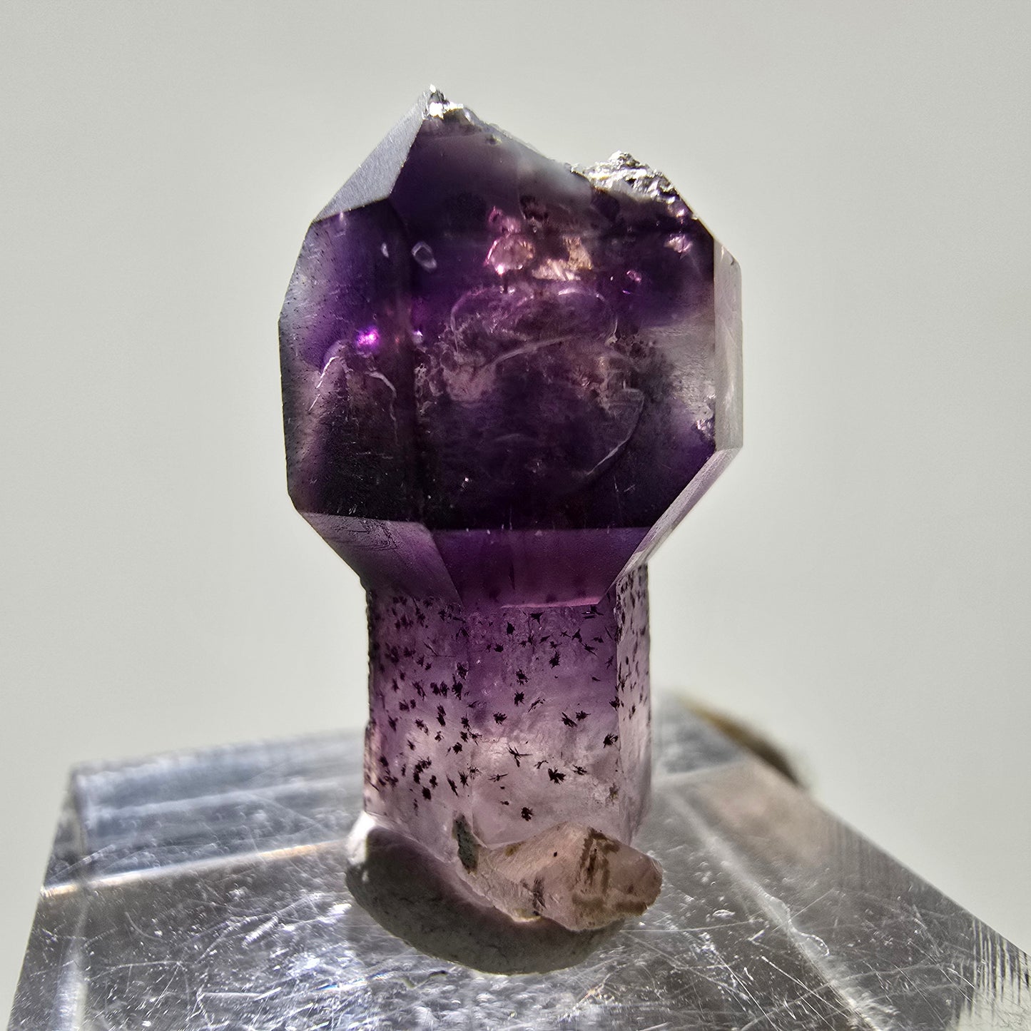 Améthyste fantôme rare, pointe de sceptre Brandberg, Namibie, 26 x 15 x 11 mm